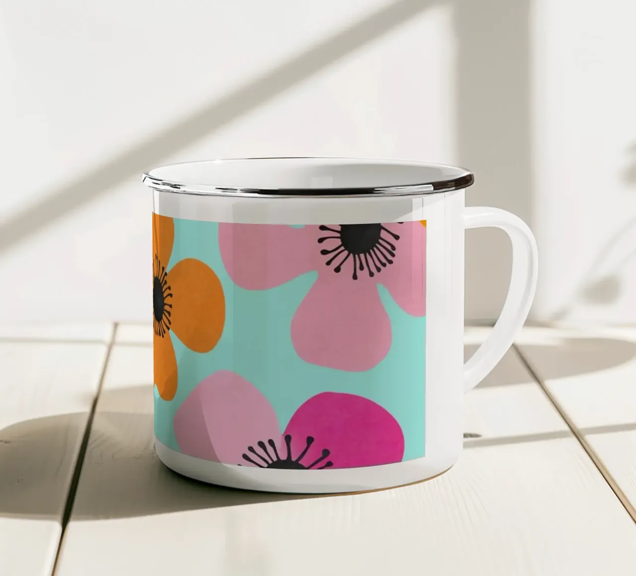 Midcentury Playful Botanica Bold Multicolor Retro Flowers Tu tazza in smalto da Andrea Haase Modern Home