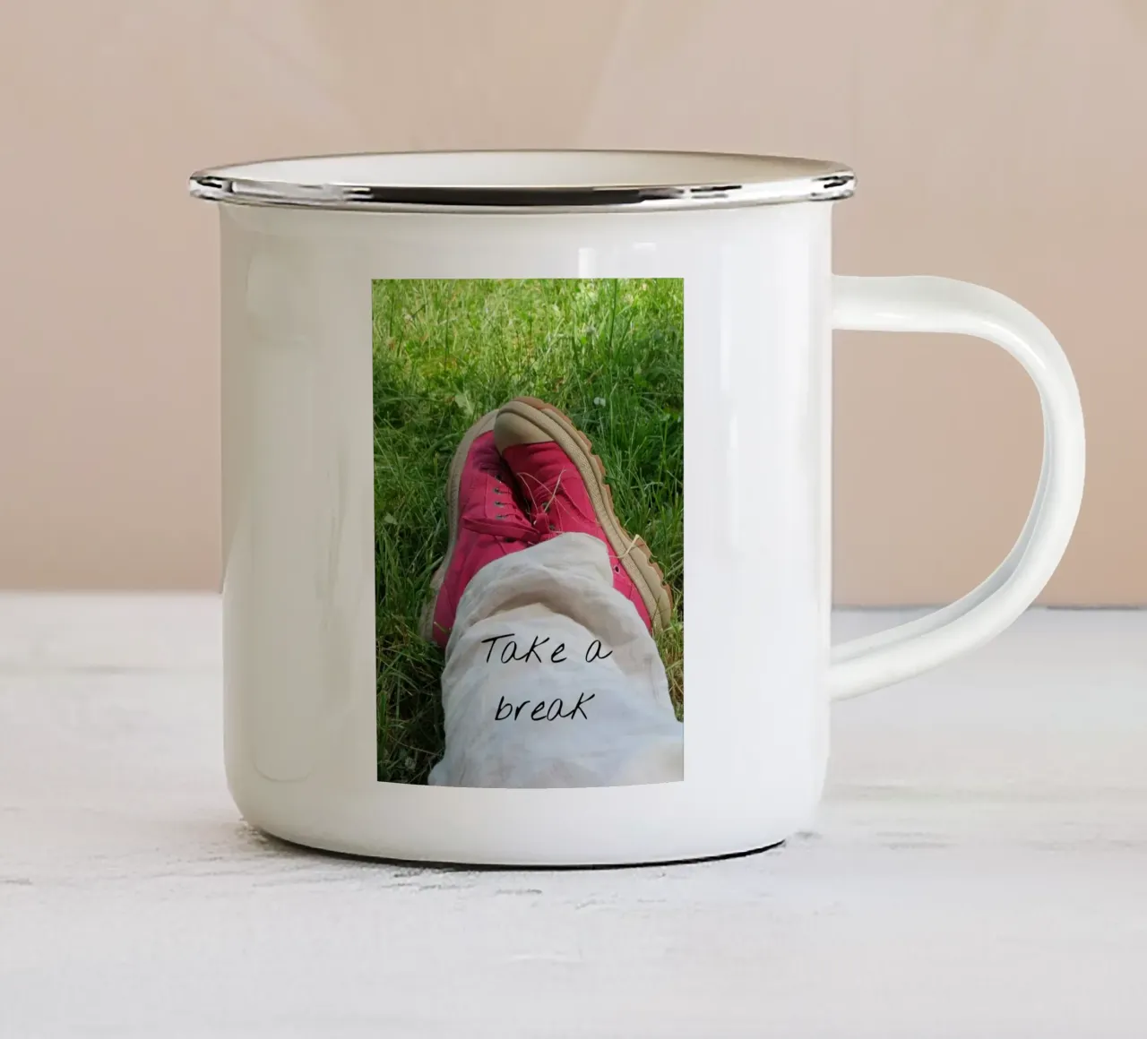 Pausa sul prato tazza in smalto da Kreativernetzt