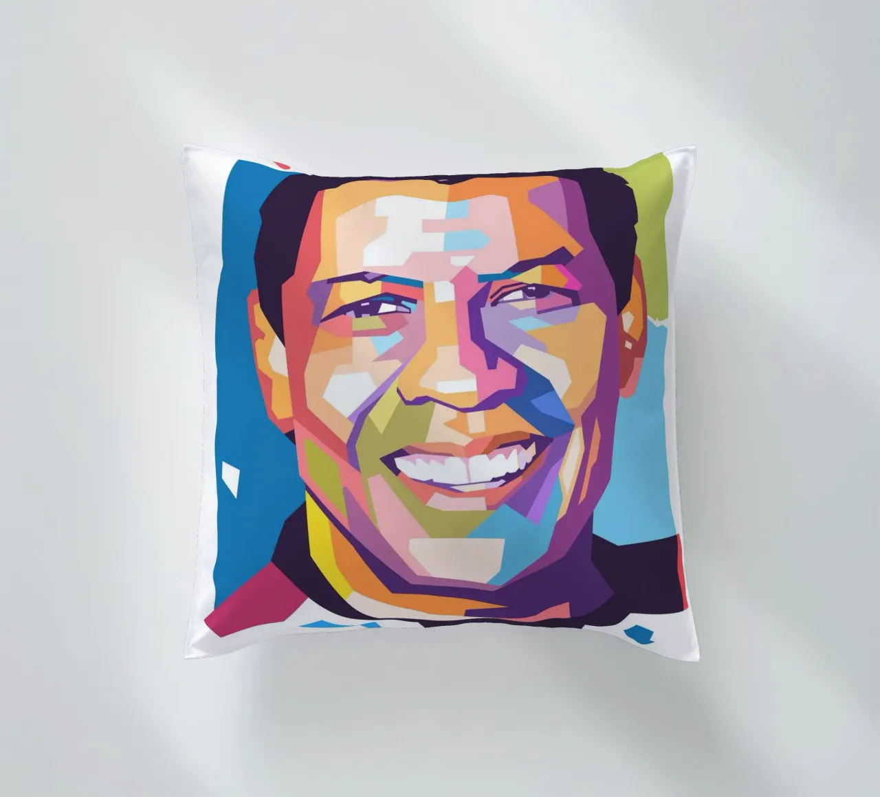 Ritratto pop art di Danzel Washington cuscino da Hantamrata