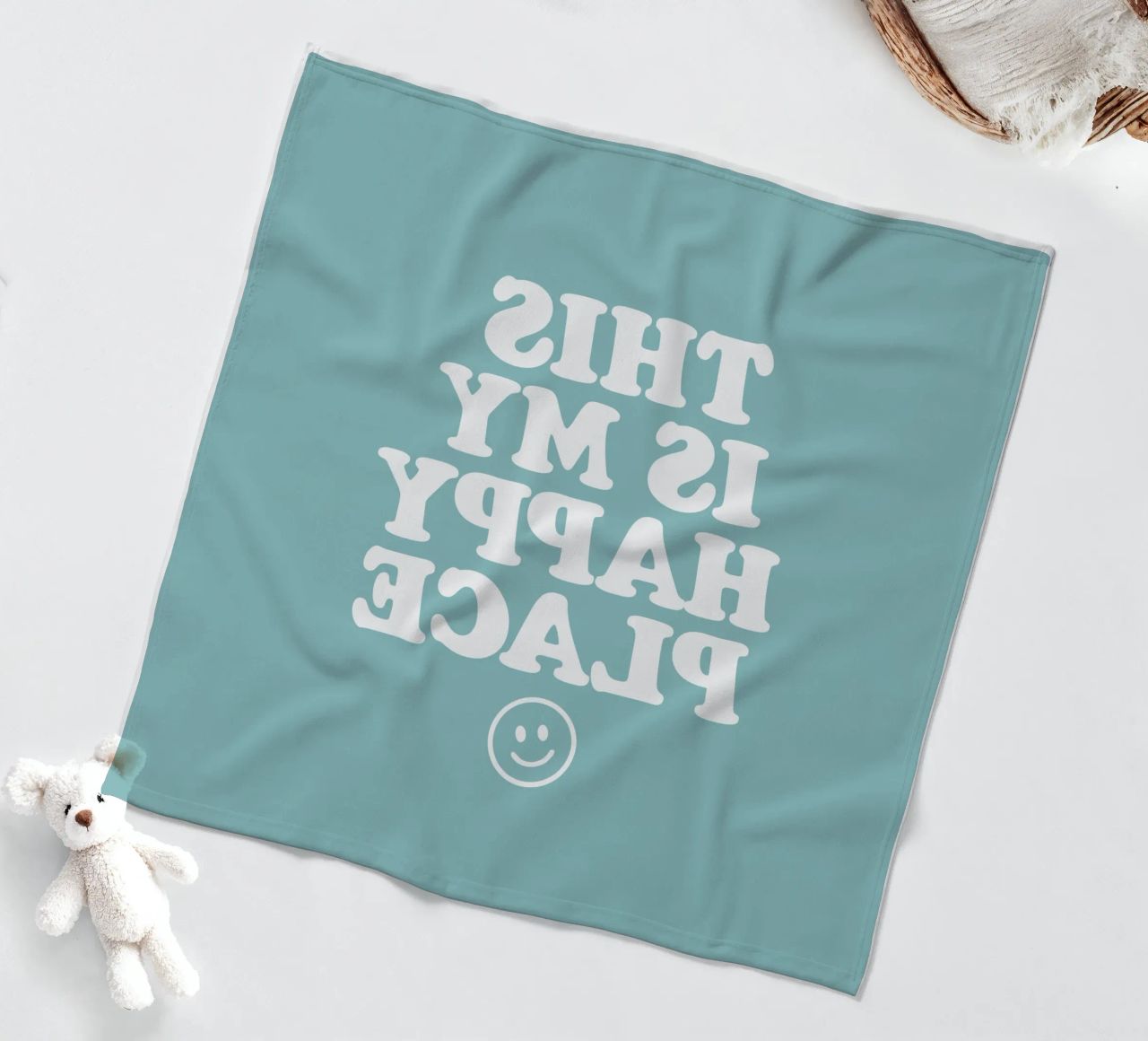 Questo è il mio posto felice Allegro positivo Smiley tipografia coperta in pile da THE MOTIVATED TYPE