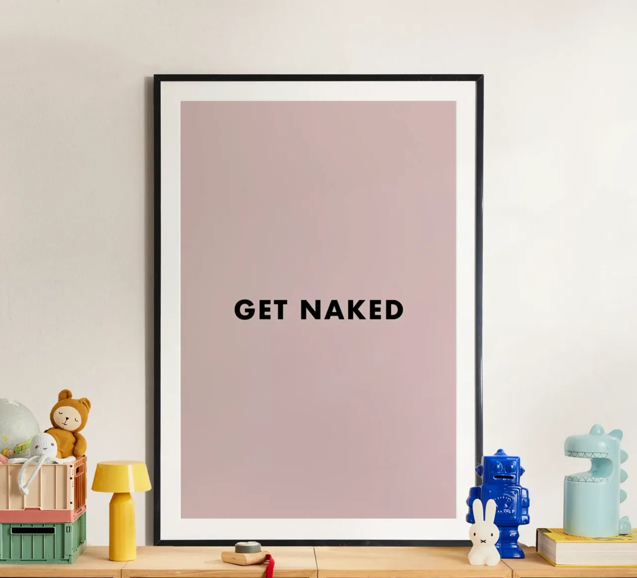 Get Naked poster con telaio in legno da typed