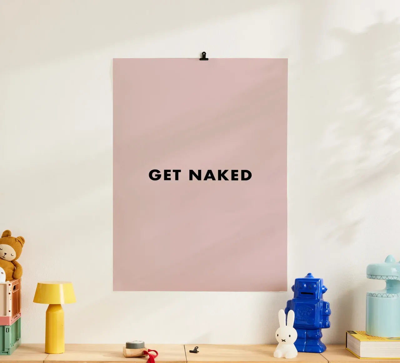 Get Naked poster con telaio in legno da typed