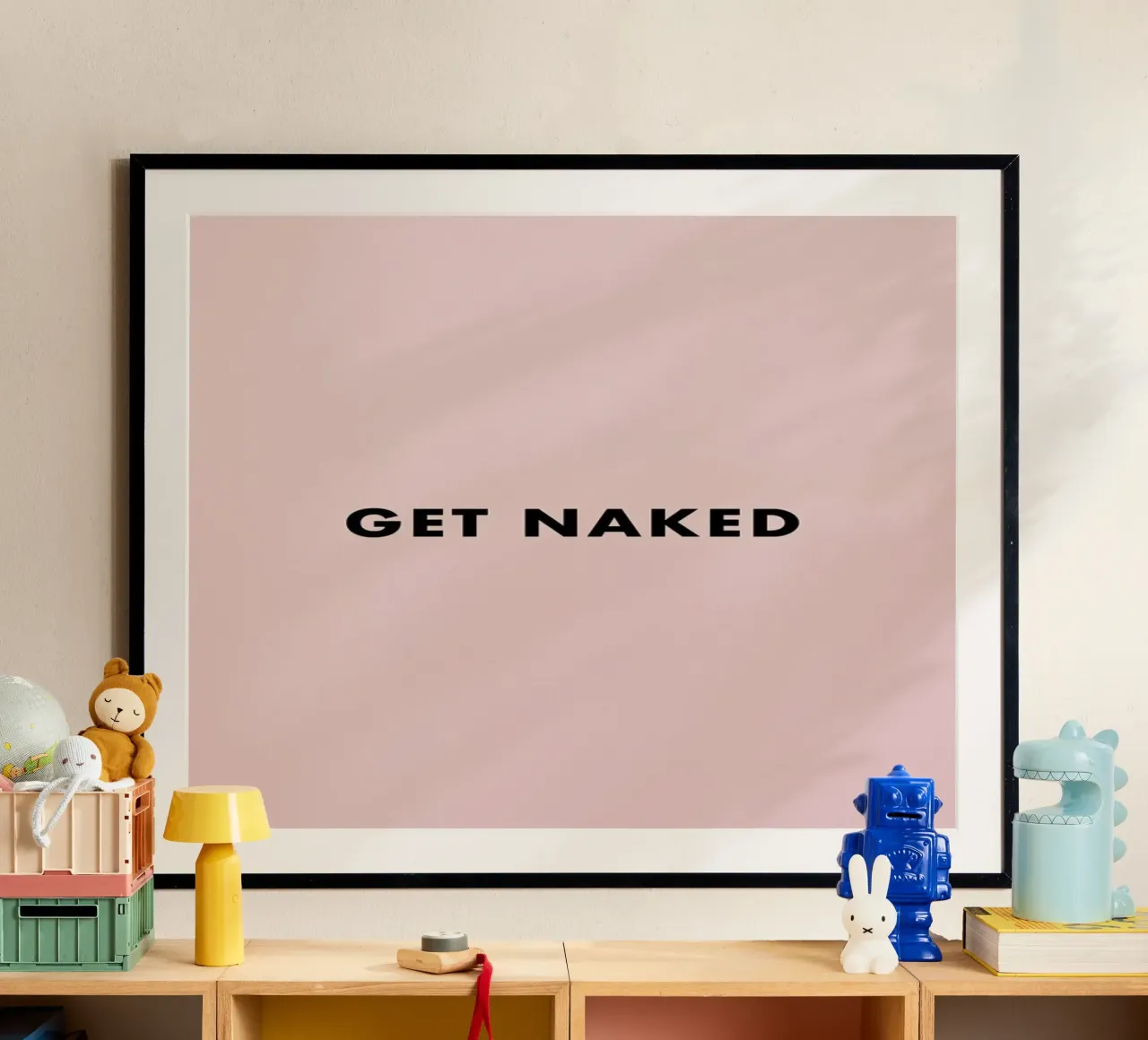 Get Naked poster con telaio in legno da typed