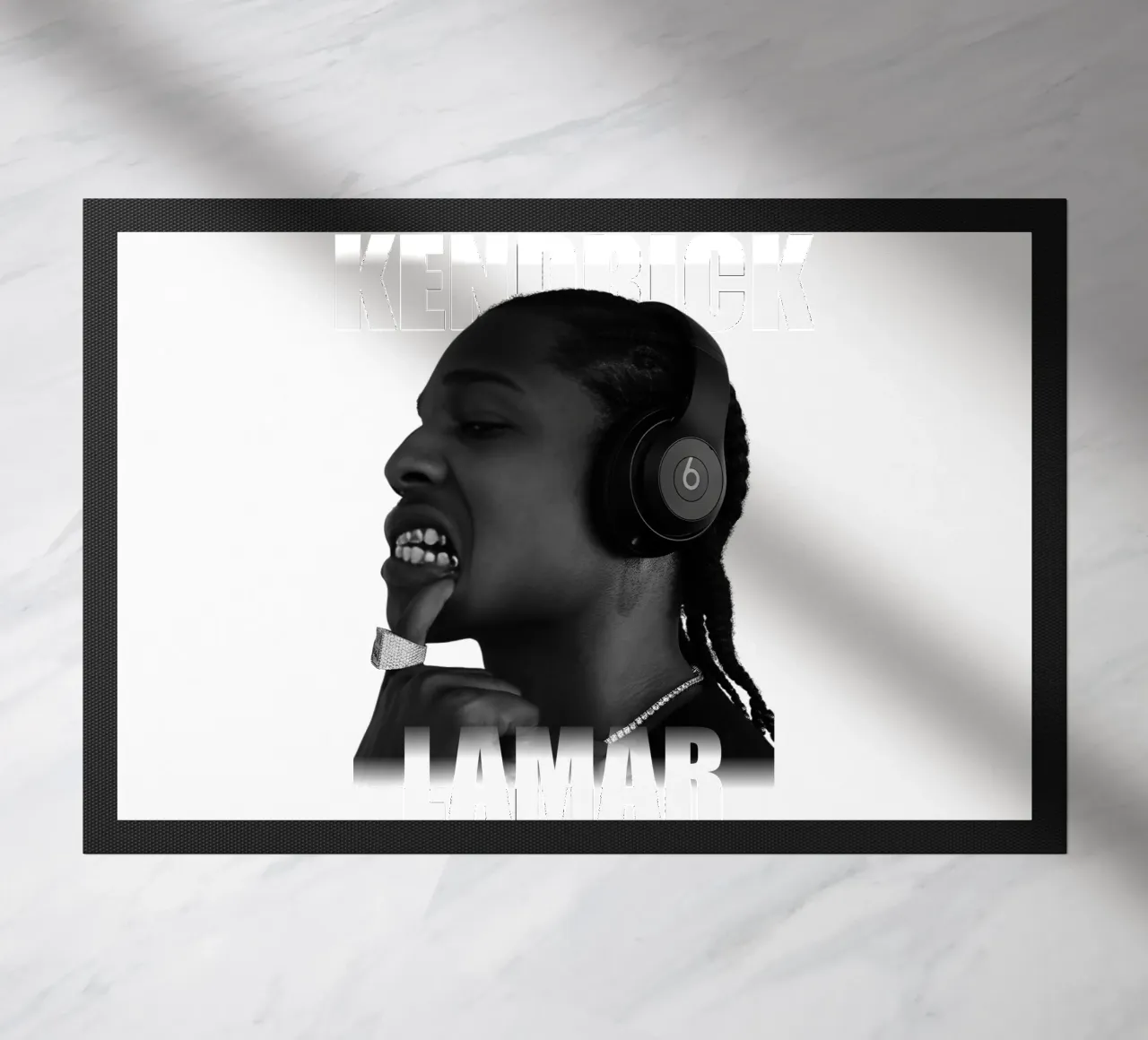 Kendrick Lamar - Not Like Us felpudo de Aiden Hermisto