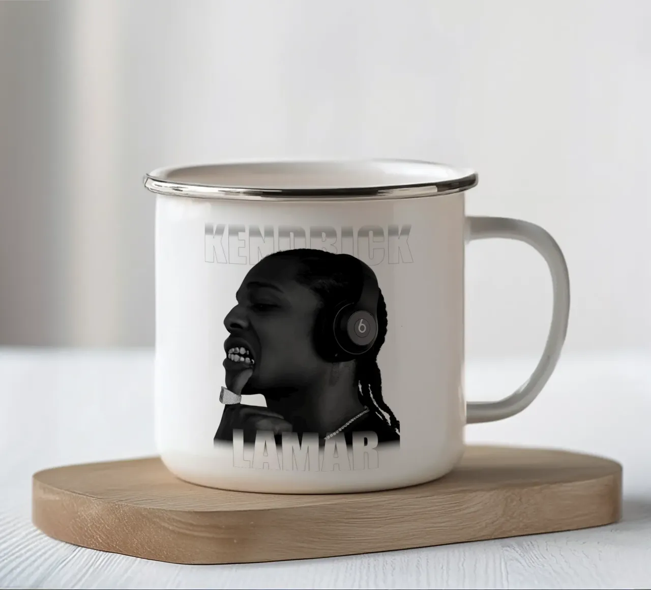 Kendrick Lamar - Not Like Us tazza in smalto da Aiden Hermisto