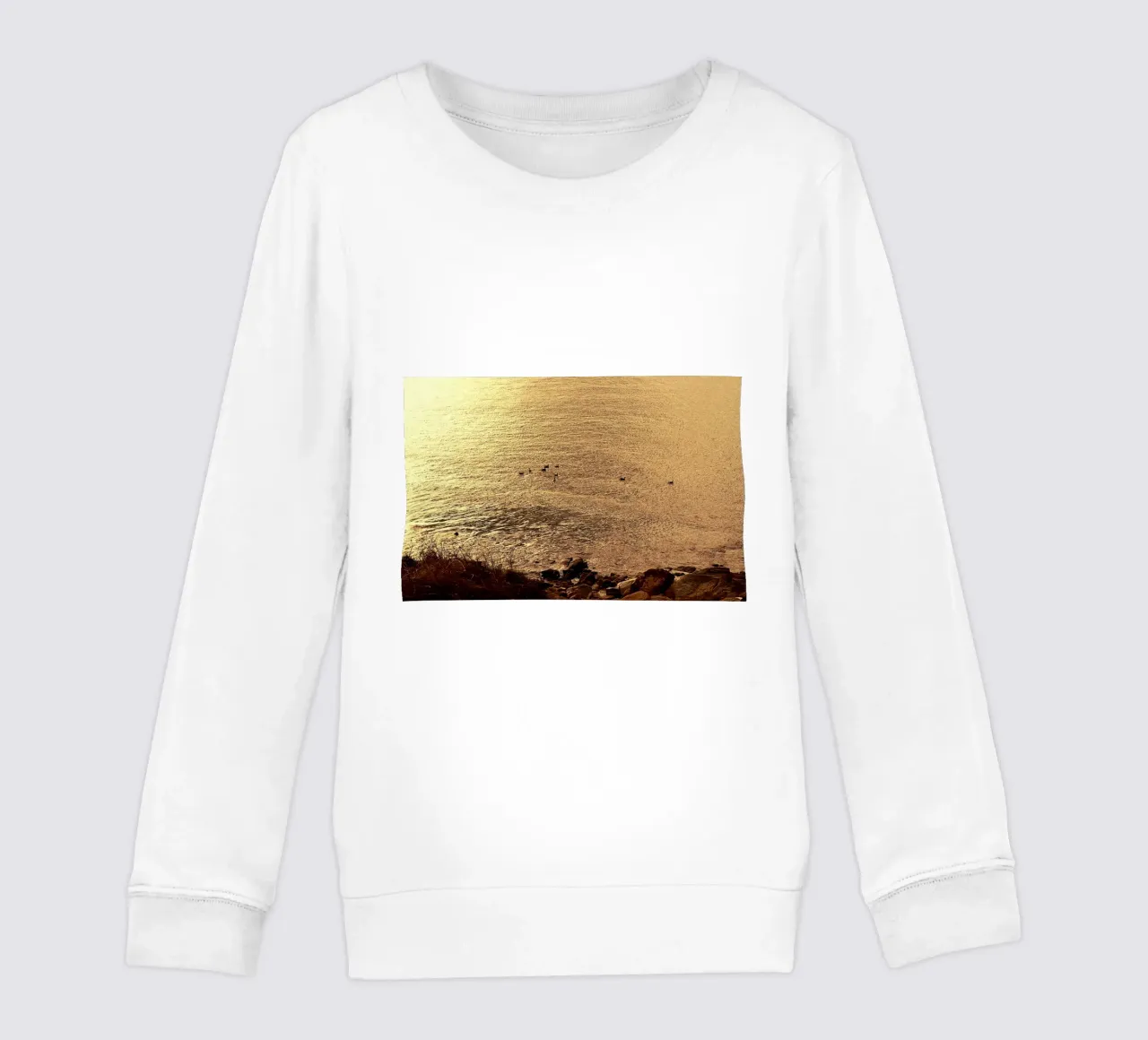 FAA266 LANDSCHAP OCEAAN. GOUDEN LICHT MET ZEEMEEUWEN. kinder sweatshirt van Thierry vobmann photography