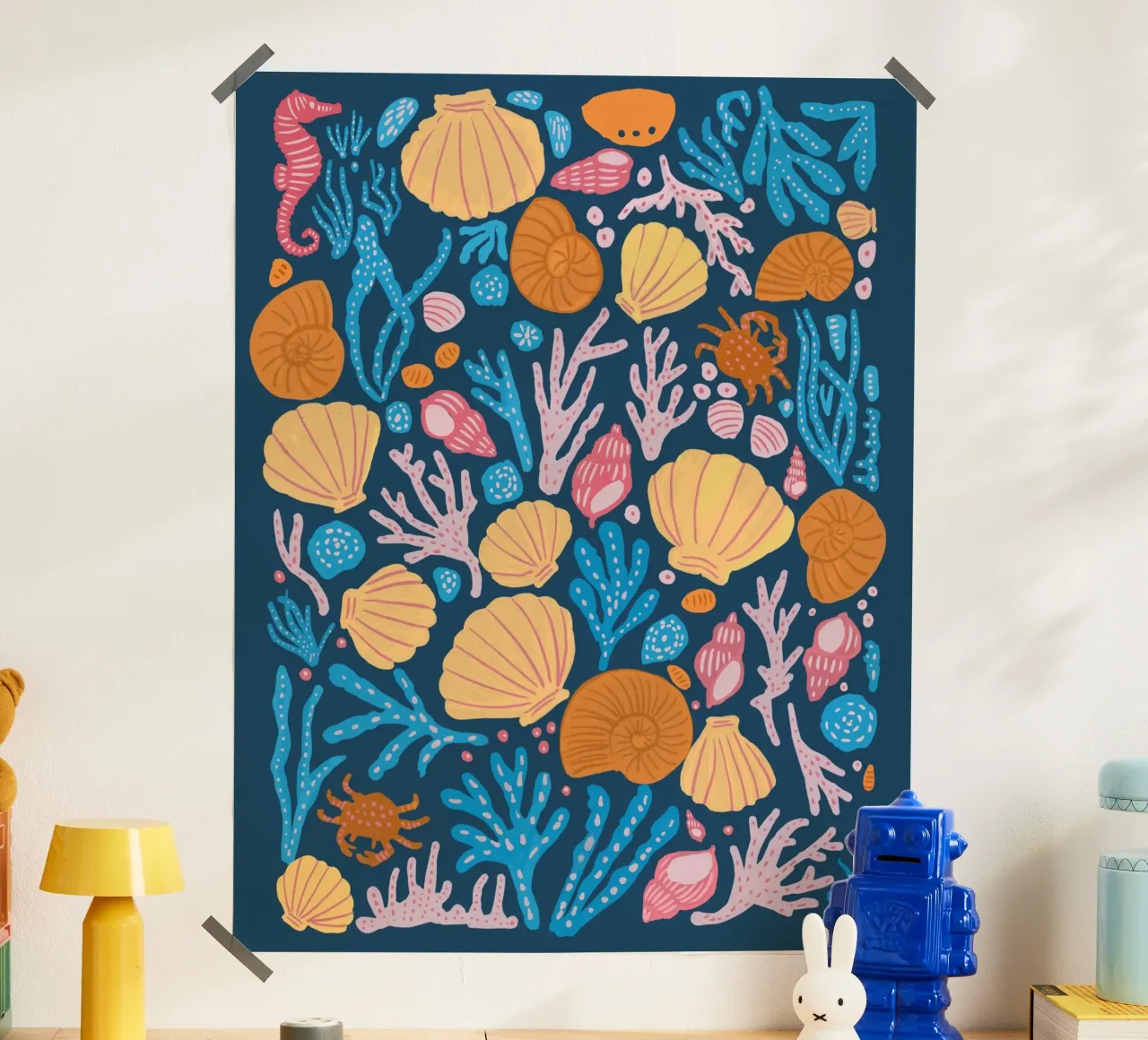 Criteri marini a colori su blu poster con telaio in plastica da Pictufy Sun & Spirit