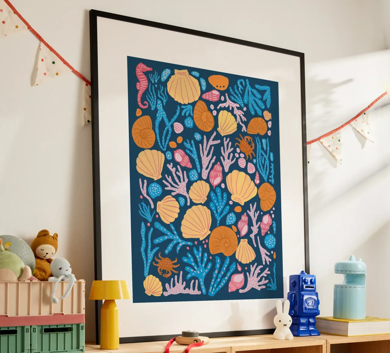Criteri marini a colori su blu poster con telaio in plastica da Pictufy Sun & Spirit