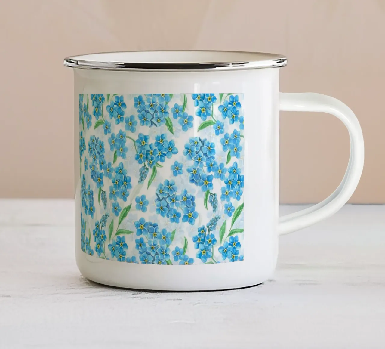 Fiori di dimenticanza su bianco tazza in smalto da Painted Nature