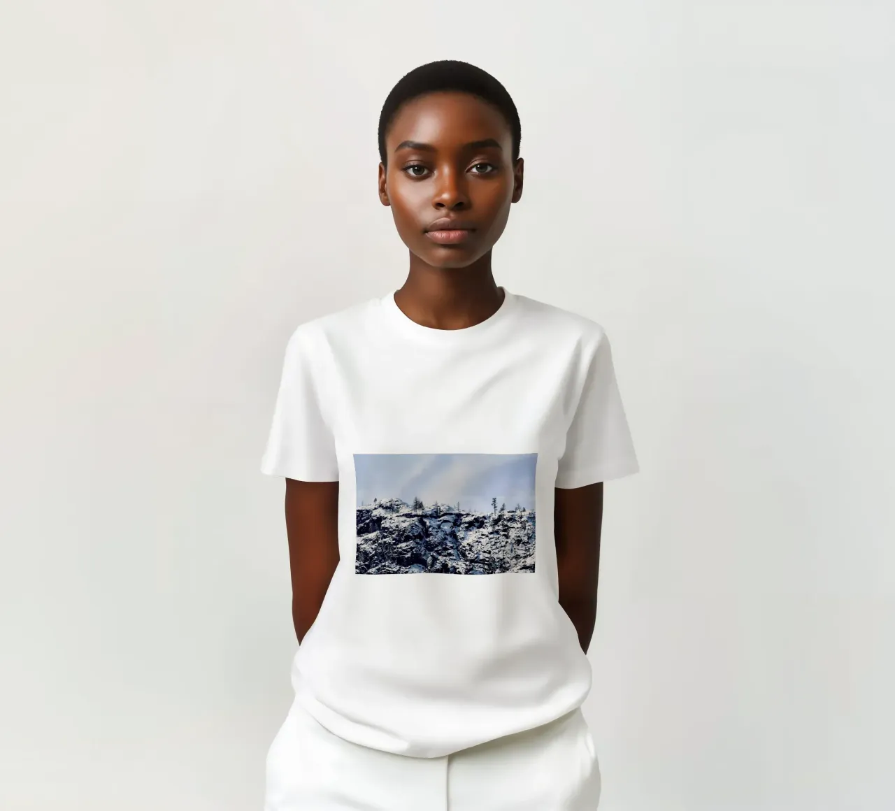 Escape the Ordinary t-shirt da Robin Delean