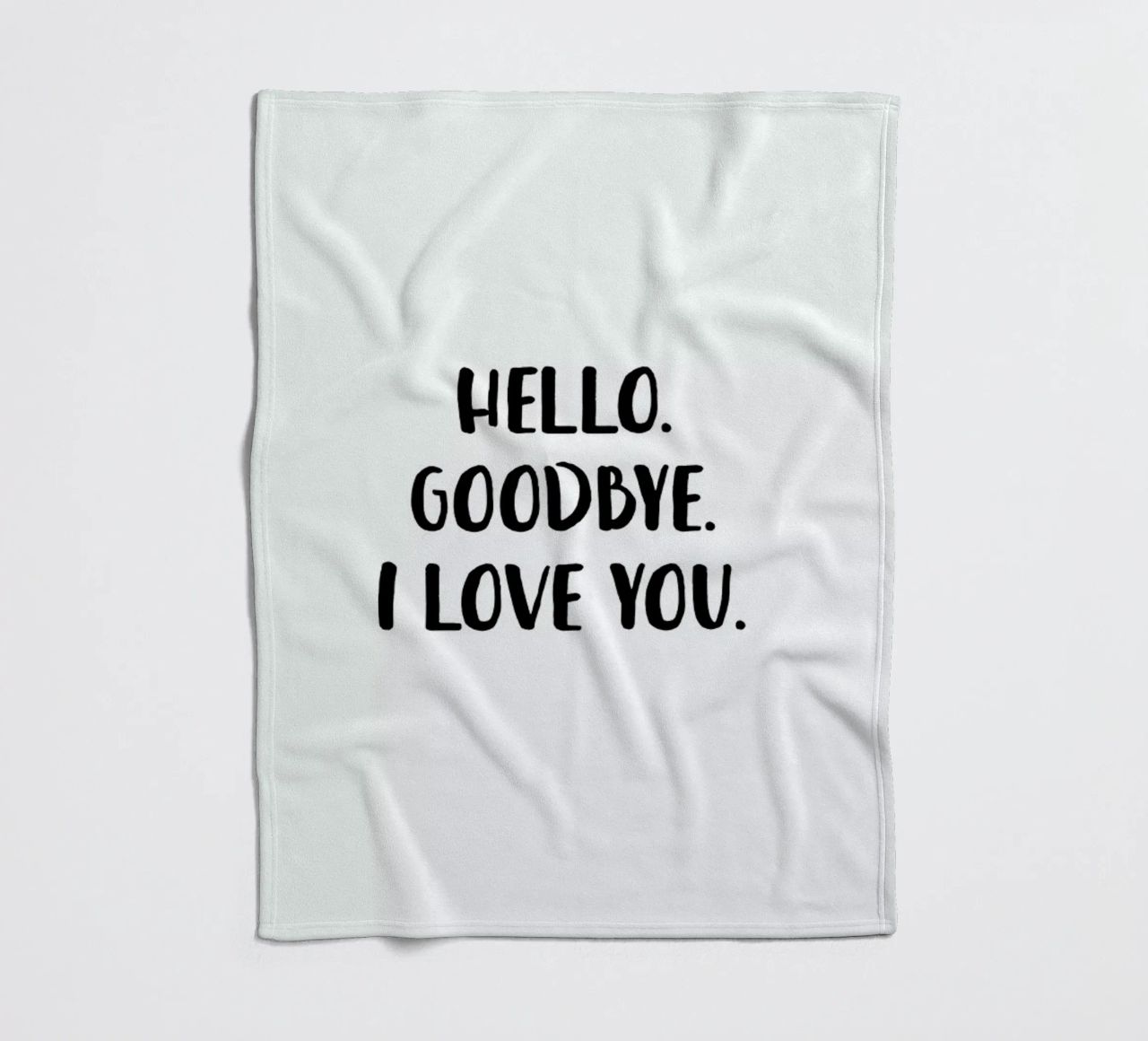 Hello Goodbye coperta in pile da daylight design studio