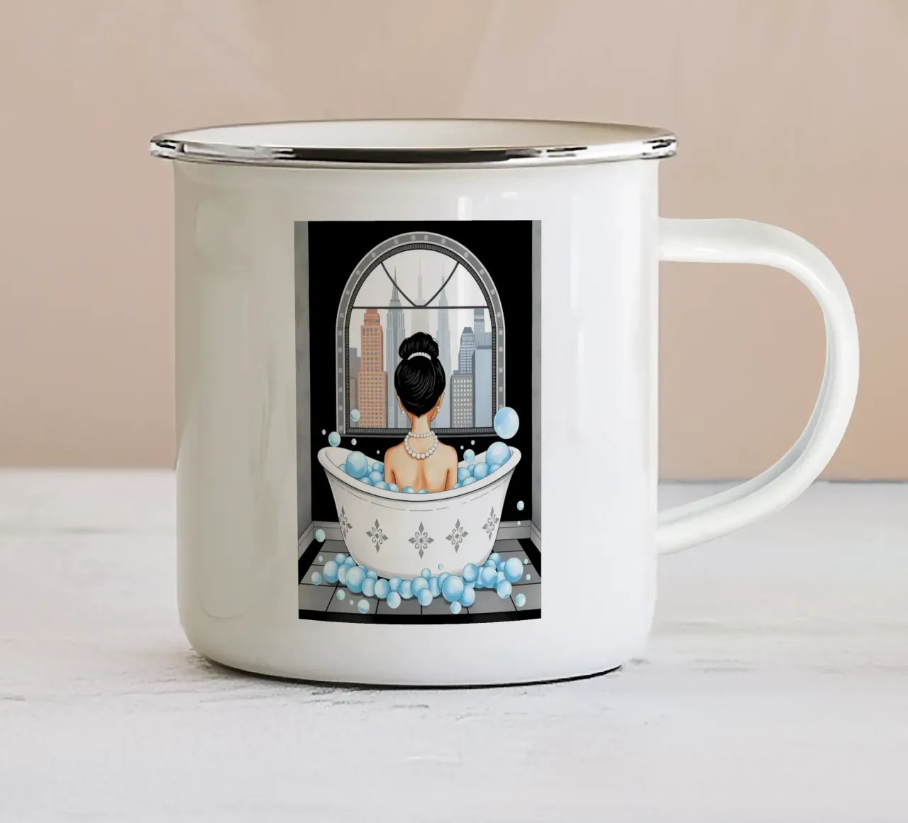 Audrey Hepburn a Bath tazza in smalto da COLLEEN CRAFTS