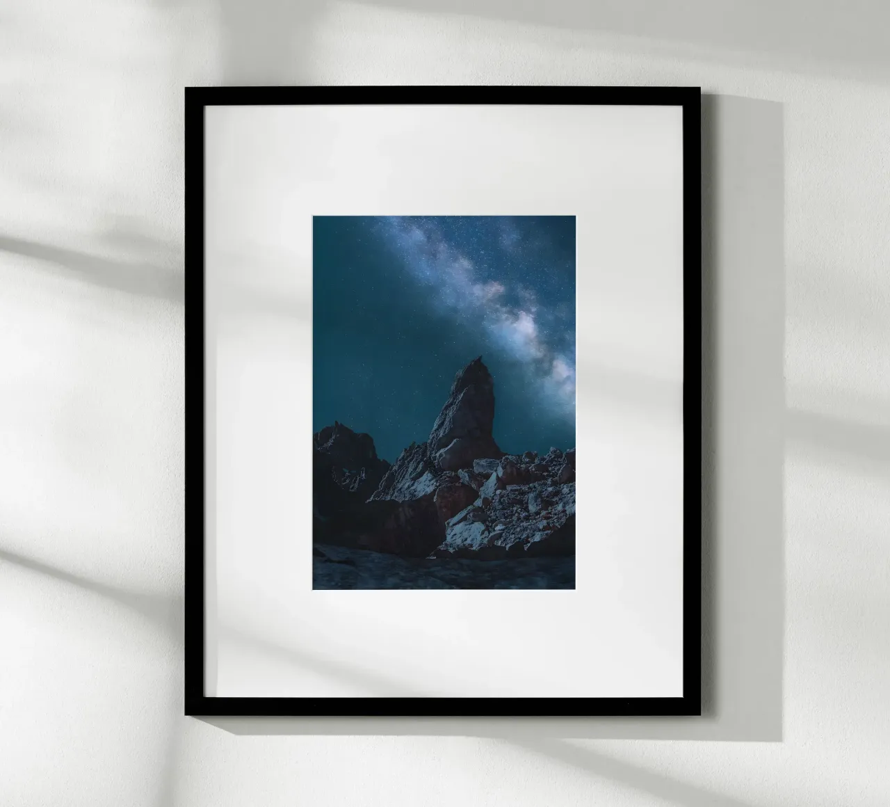Lago di Braies poster con telaio in plastica da Aara