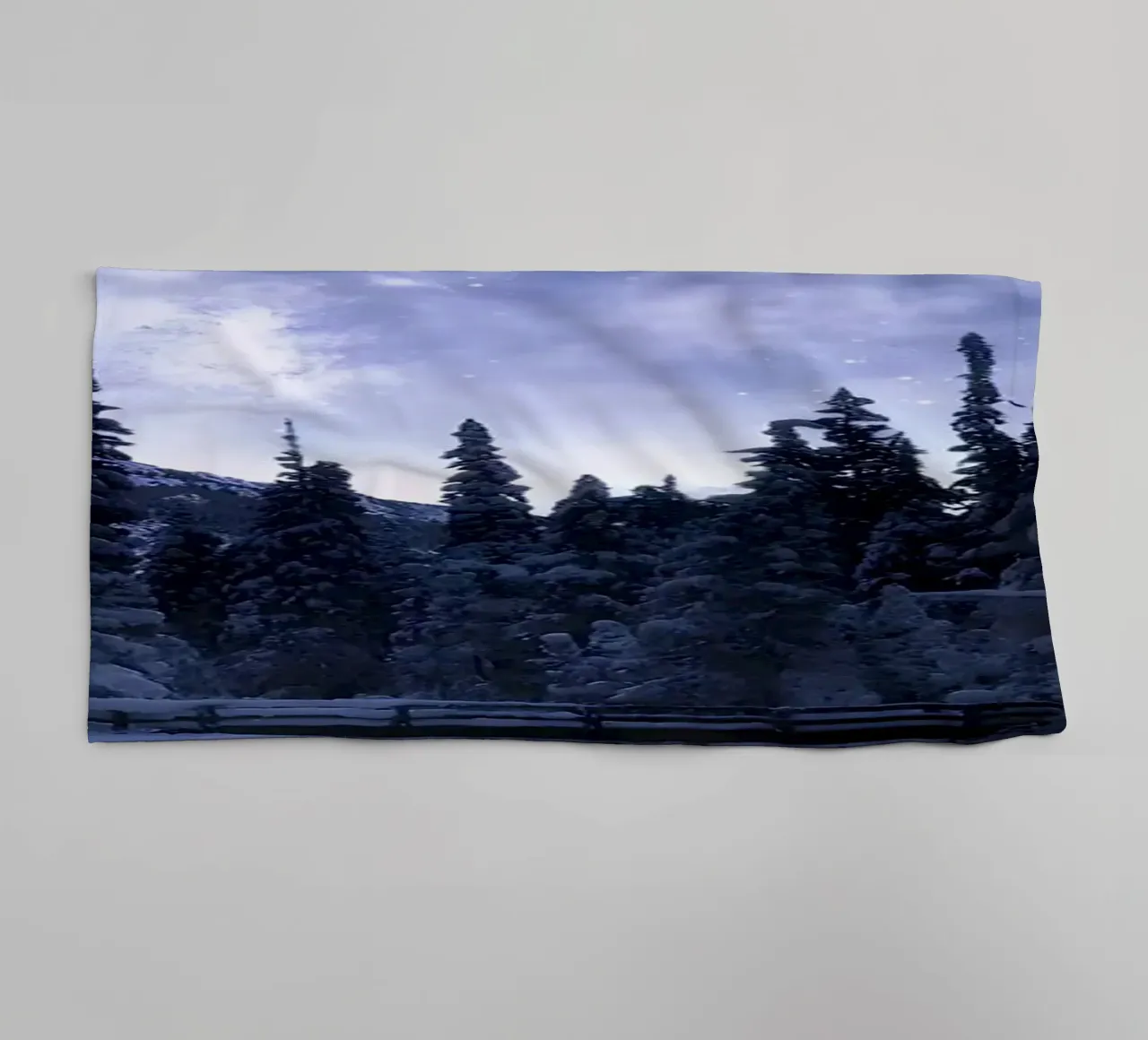 Traum oder Wirklichkeit Handtuch von Aara