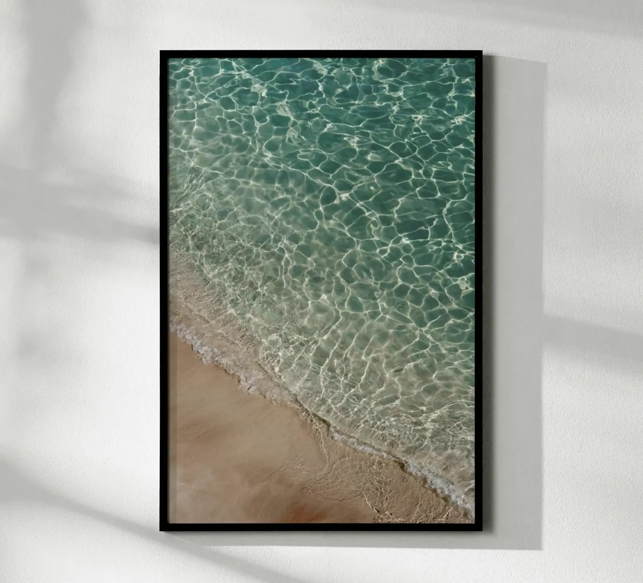 Where Sand and Water Meet poster con telaio in alluminio da Studio Nahili