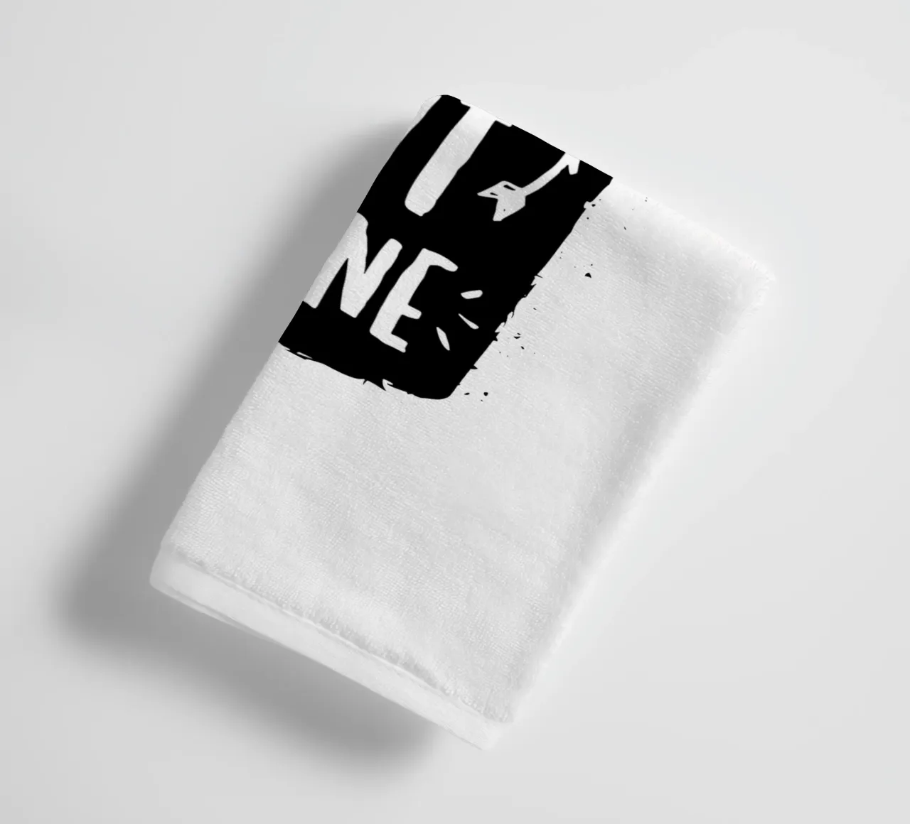 Una tazza di Get Shit Done Typografie Design asciugamano da bagno da THE MOTIVATED TYPE