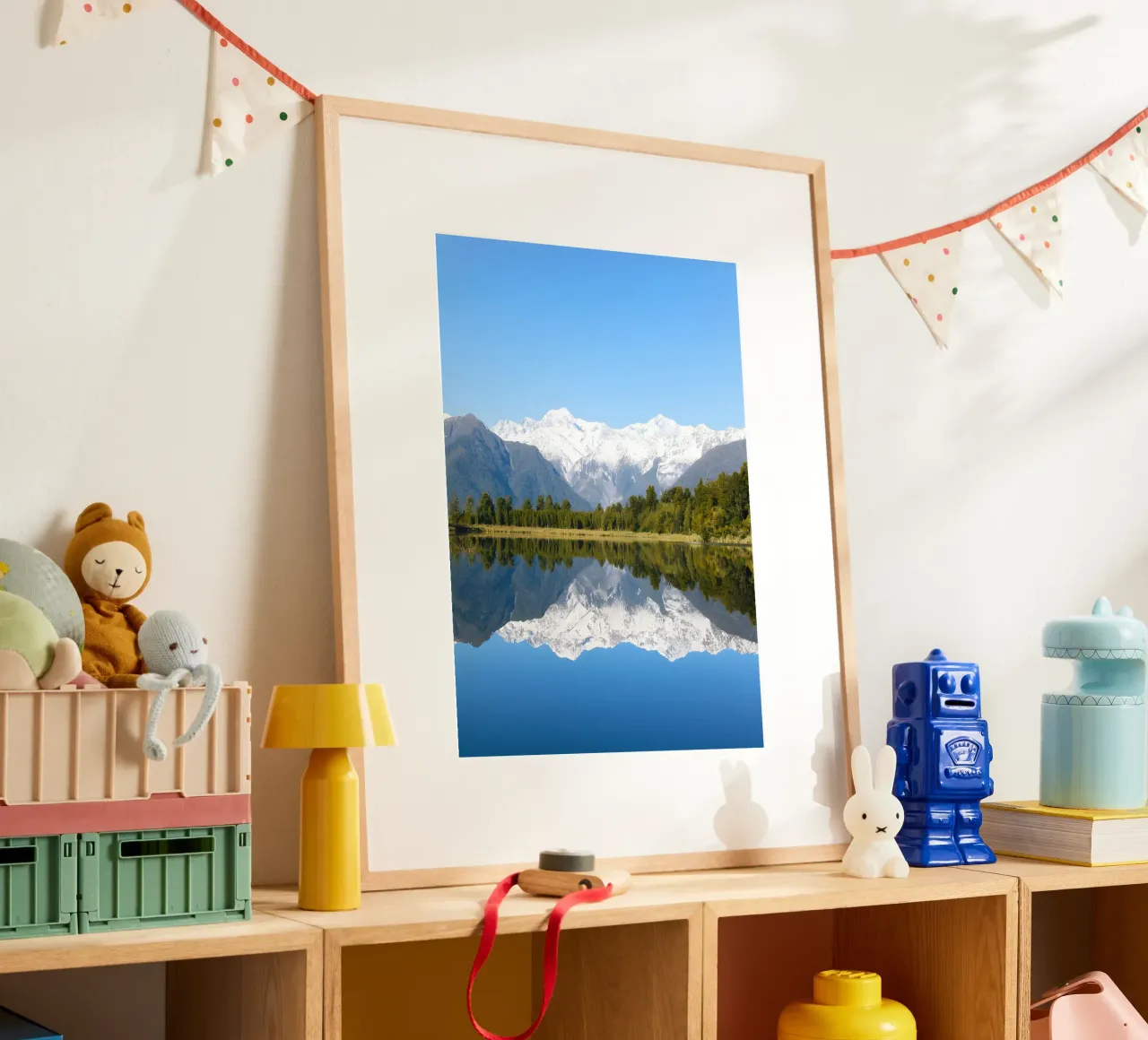 Bordo dello spazio poster con telaio in legno da Aara