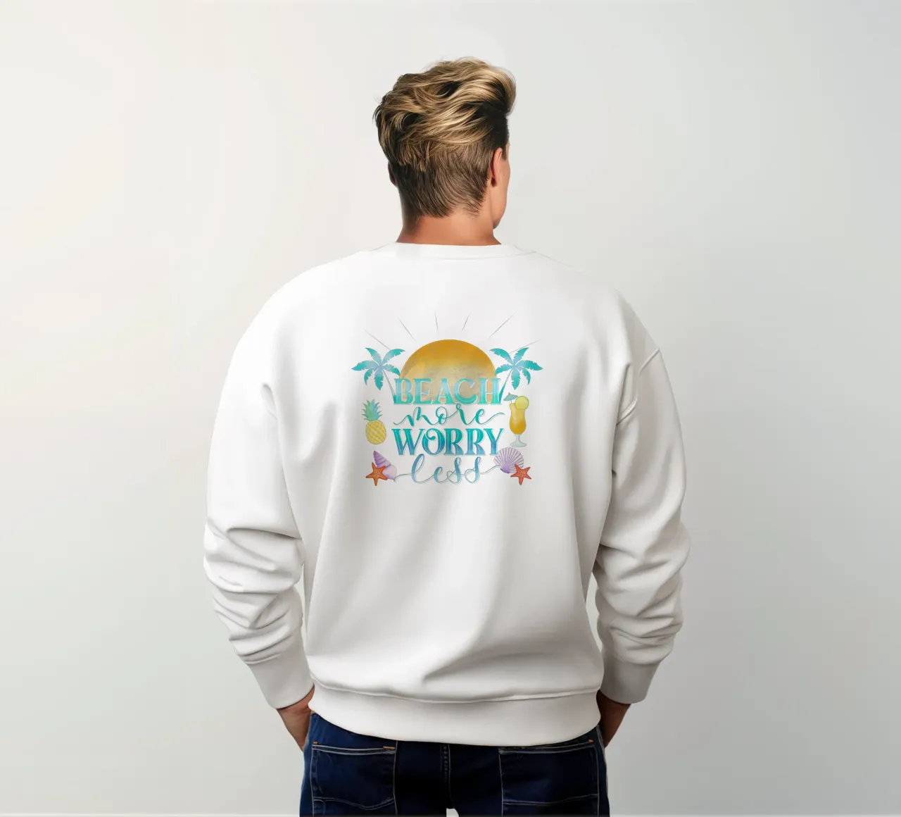 Mehr Strand. Worry Less. Cooles Lettering mit Strandfeeling Sweatshirt von CalliLetters