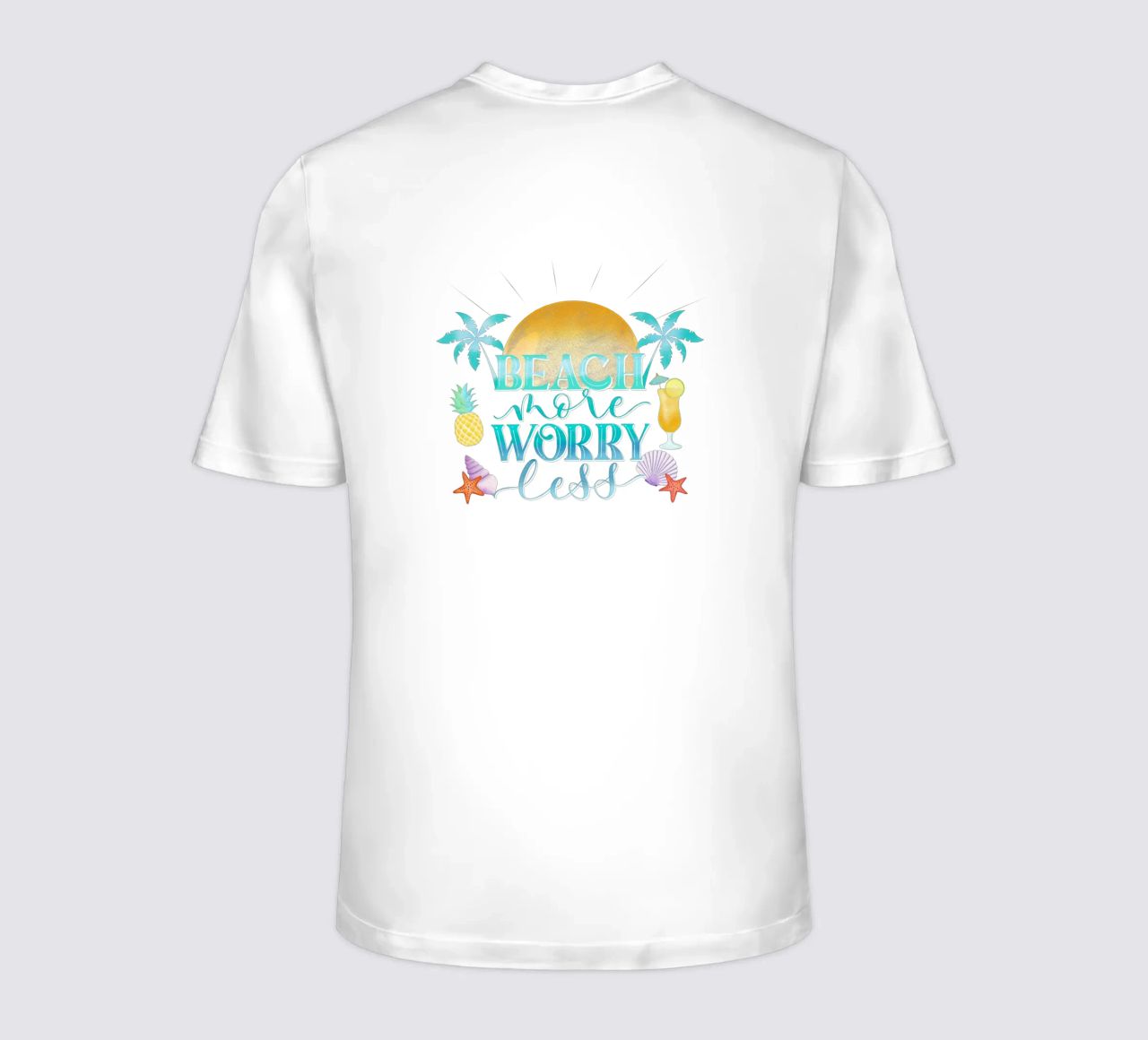 Spiaggiare di più. Worry Less. Lettering fresco con sensazione di spiaggia t-shirt da CalliLetters