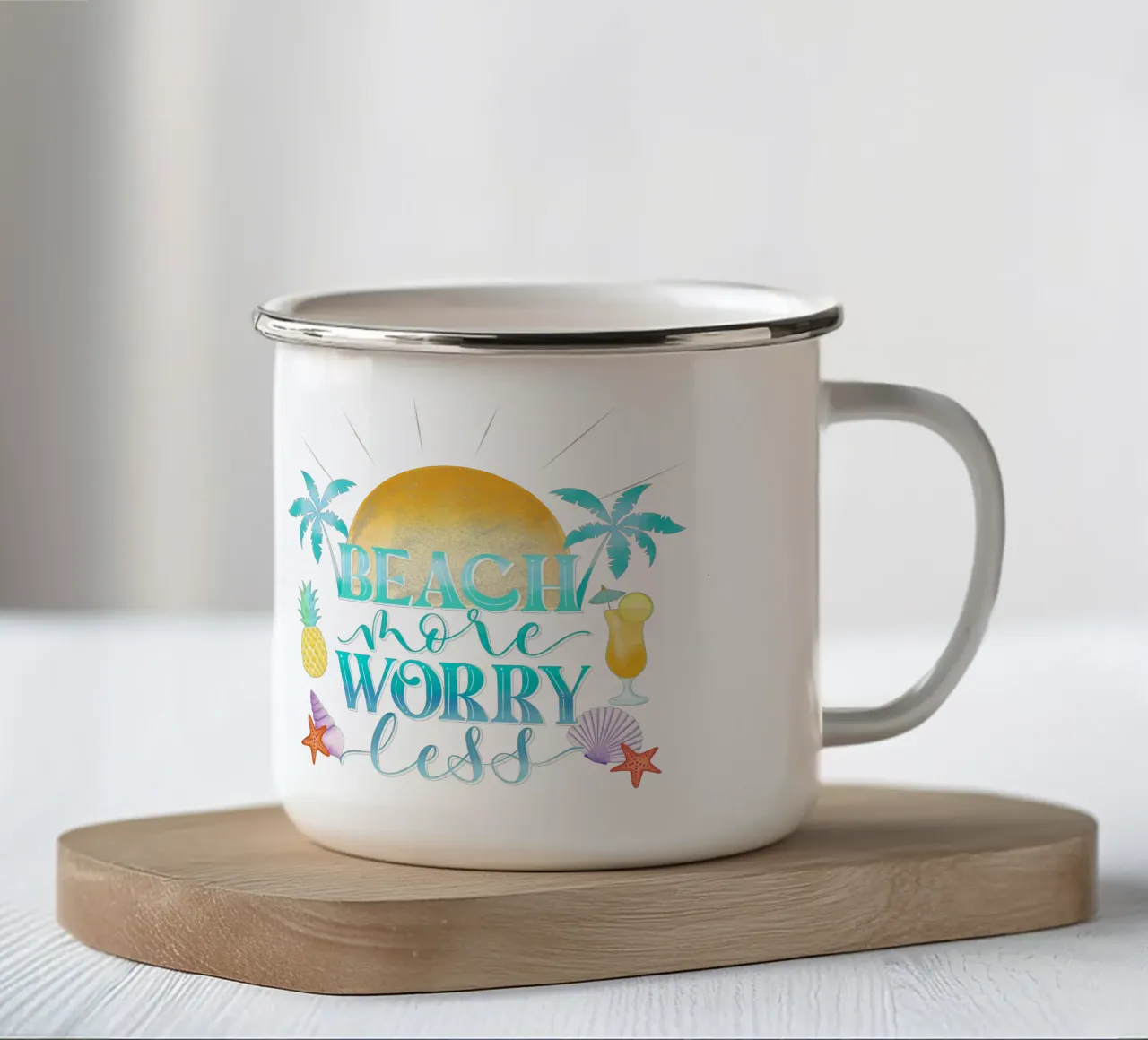 Plus de plage. Worry Less. Cooles Lettering mit Strandfeeling mug en émail de CalliLetters