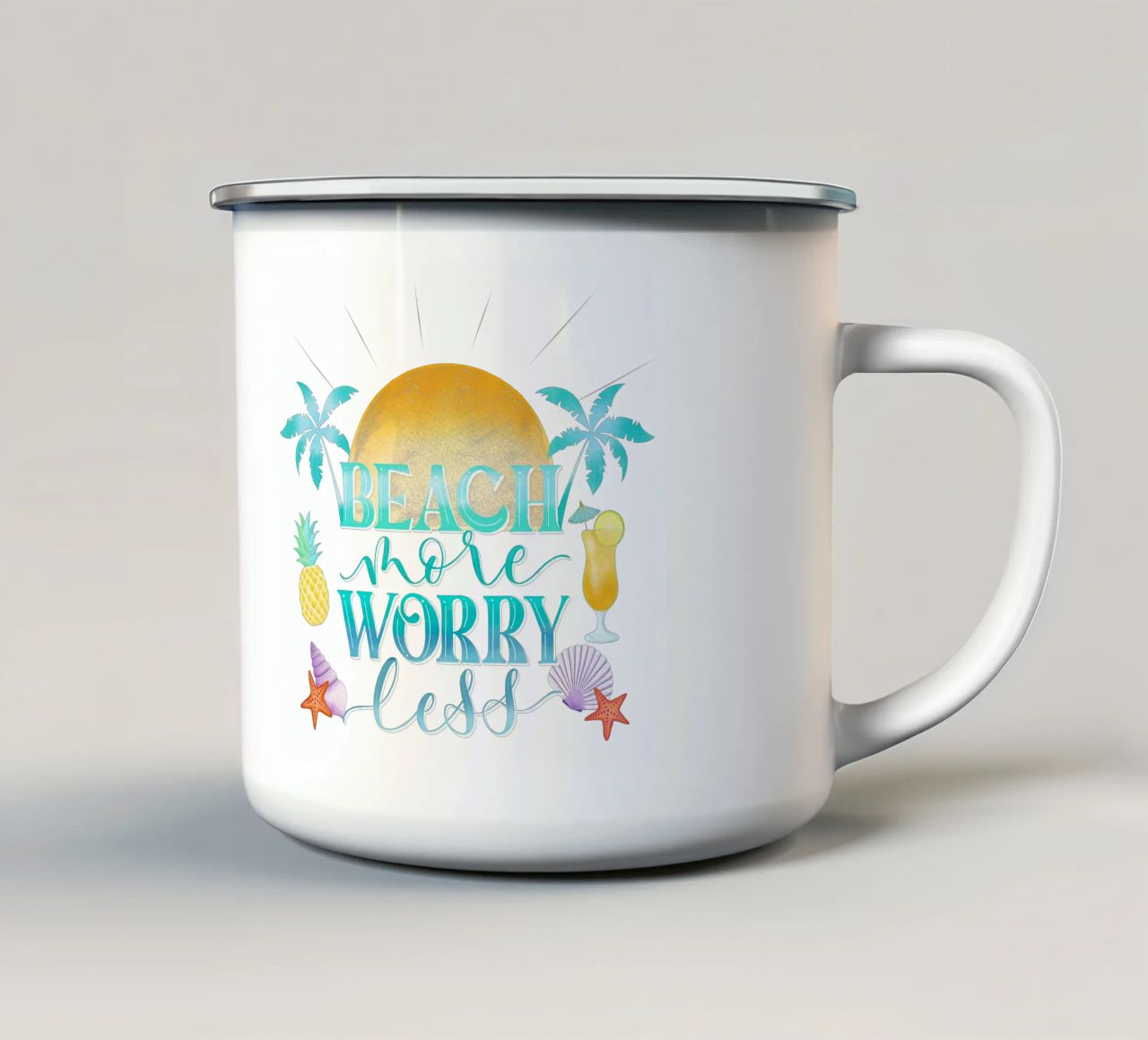 Spiaggiare di più. Worry Less. Lettering fresco con sensazione di spiaggia tazza in smalto da CalliLetters