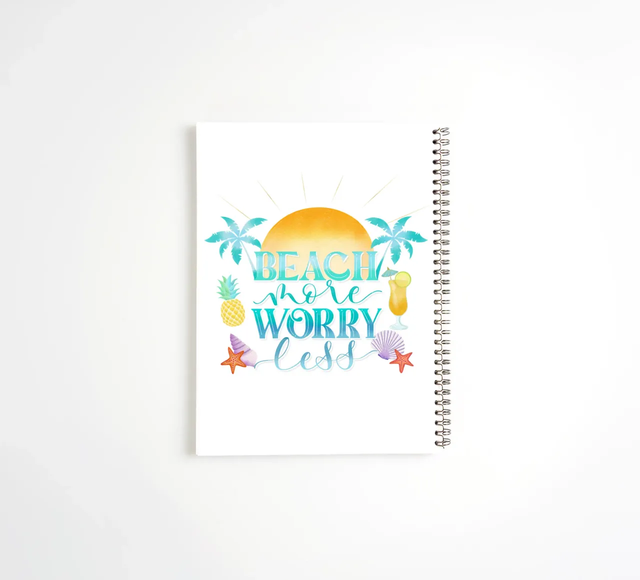 Spiaggiare di più. Worry Less. Lettering fresco con sensazione di spiaggia diario ad anelli da CalliLetters