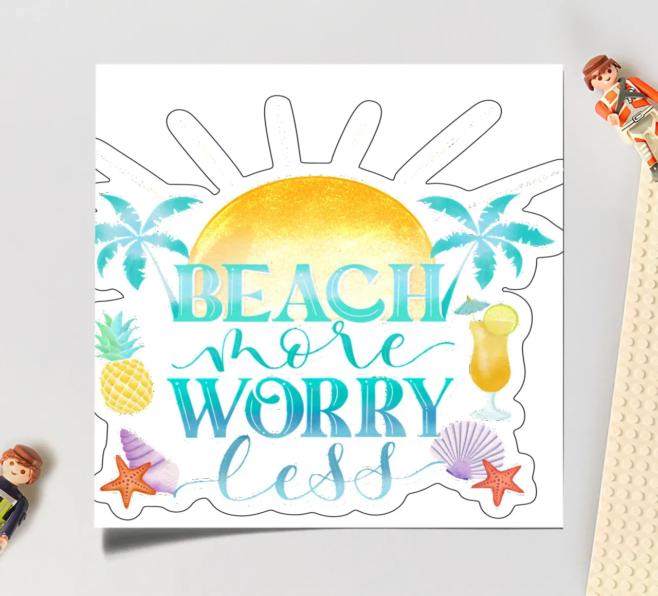 Spiaggiare di più. Worry Less. Lettering fresco con sensazione di spiaggia foglio adesivo da CalliLetters