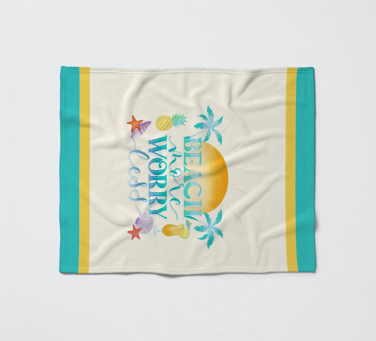Spiaggiare di più. Worry Less. Lettering fresco con sensazione di spiaggia coperta in pile da CalliLetters