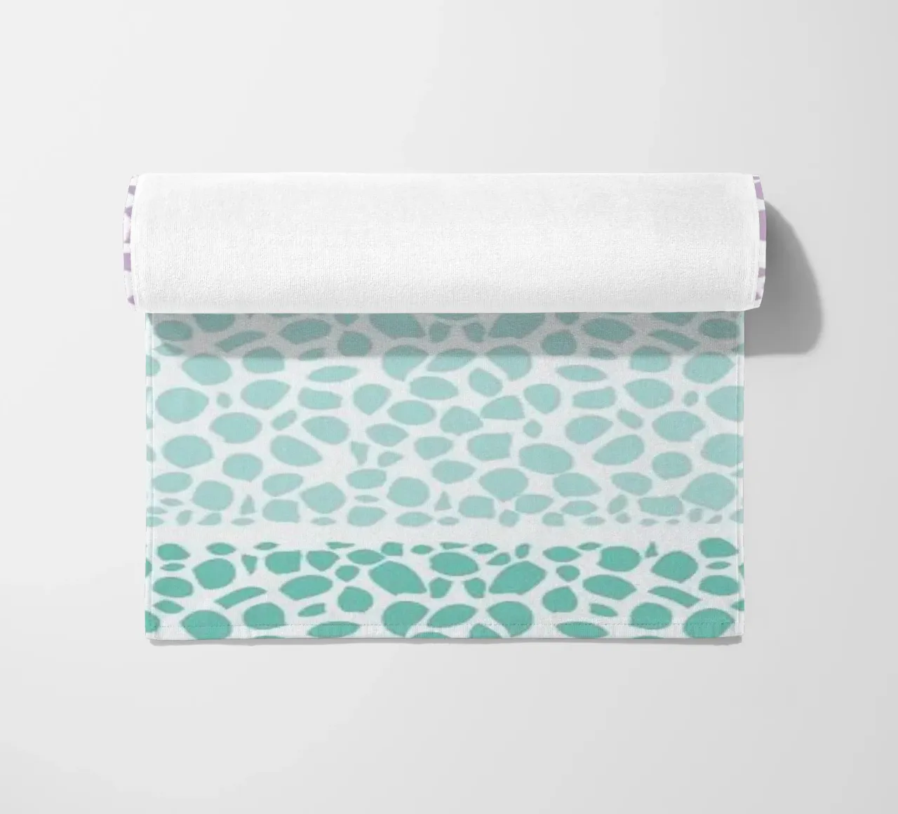 Riverside Colored Pebbles telo mare da Pom Graphic Design
