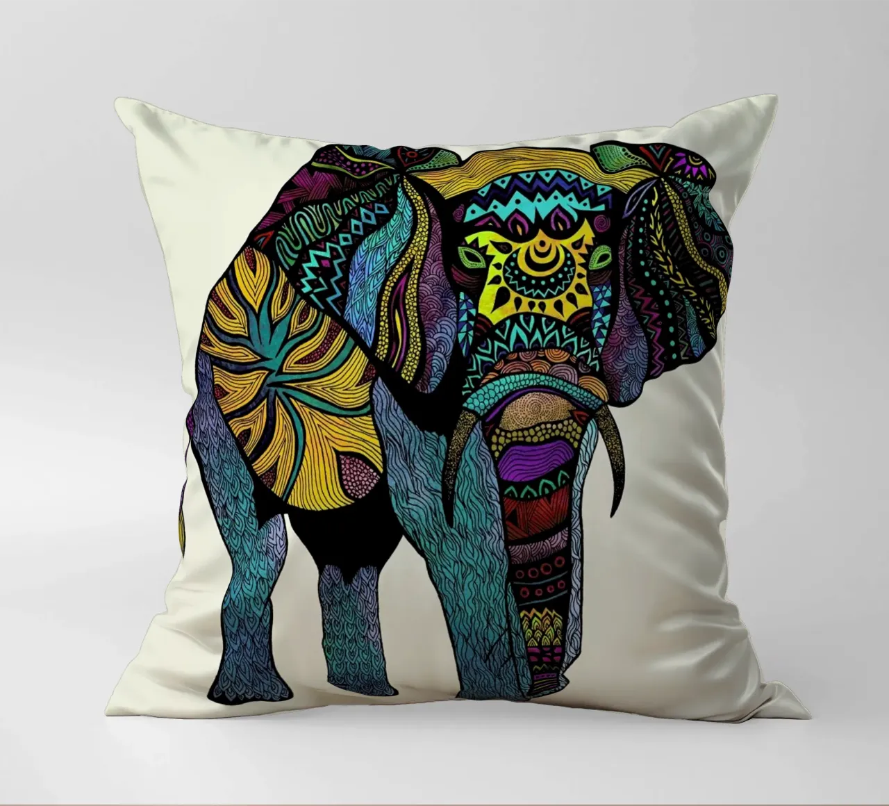 Elephant of Namibia cuscino da Pom Graphic Design