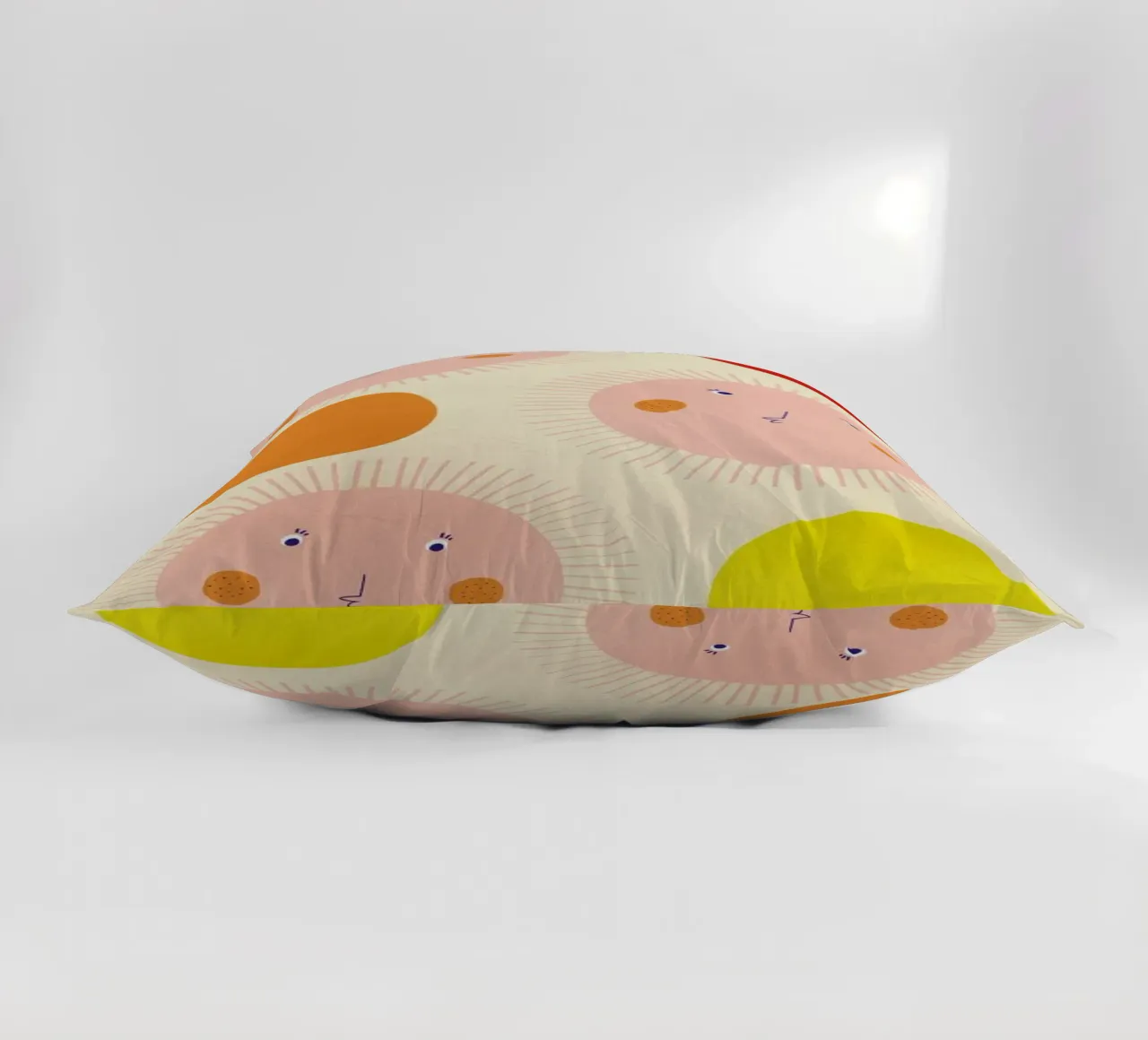 Strawberry Sunshine cuscino da Little Flourishes