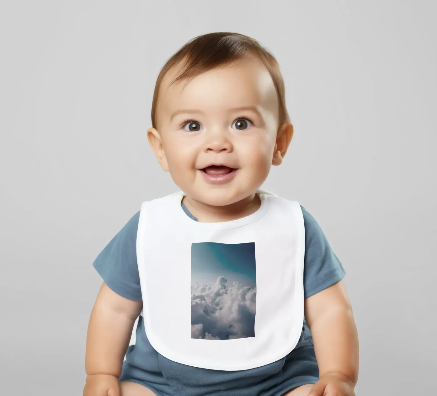 Clouds I Babylätzchen von Sebastian Hilgetag