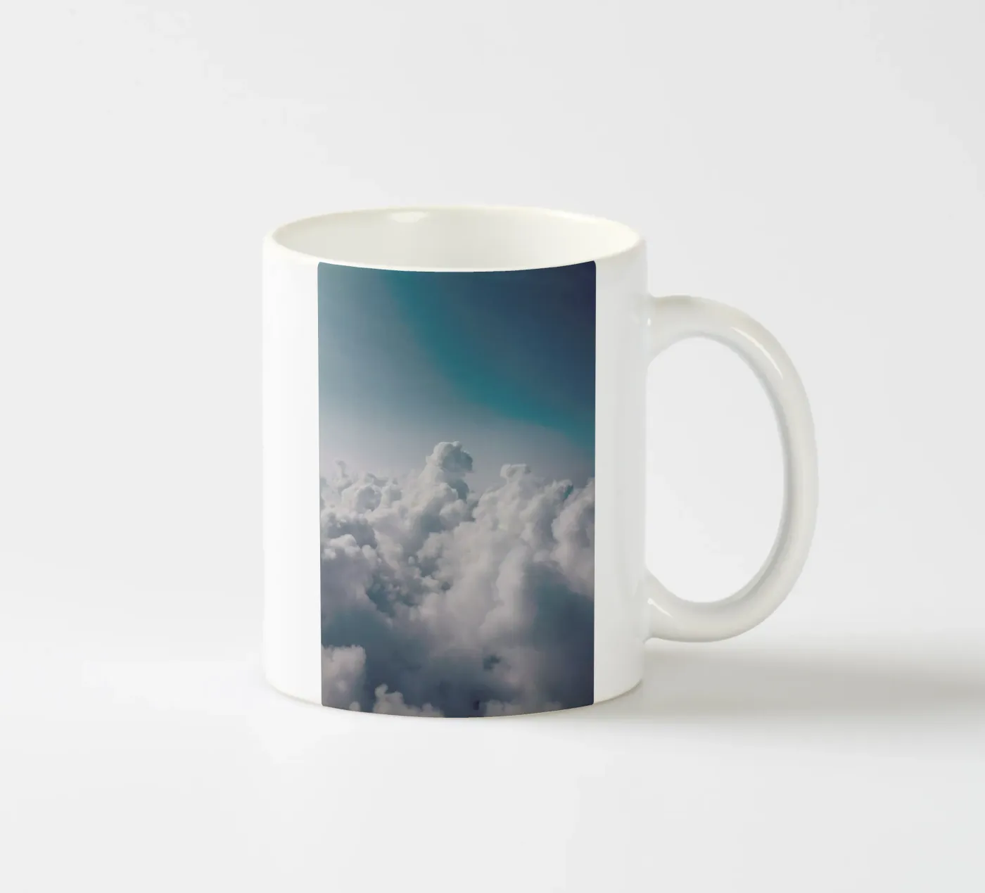 Clouds I mug en céramique de Sebastian Hilgetag