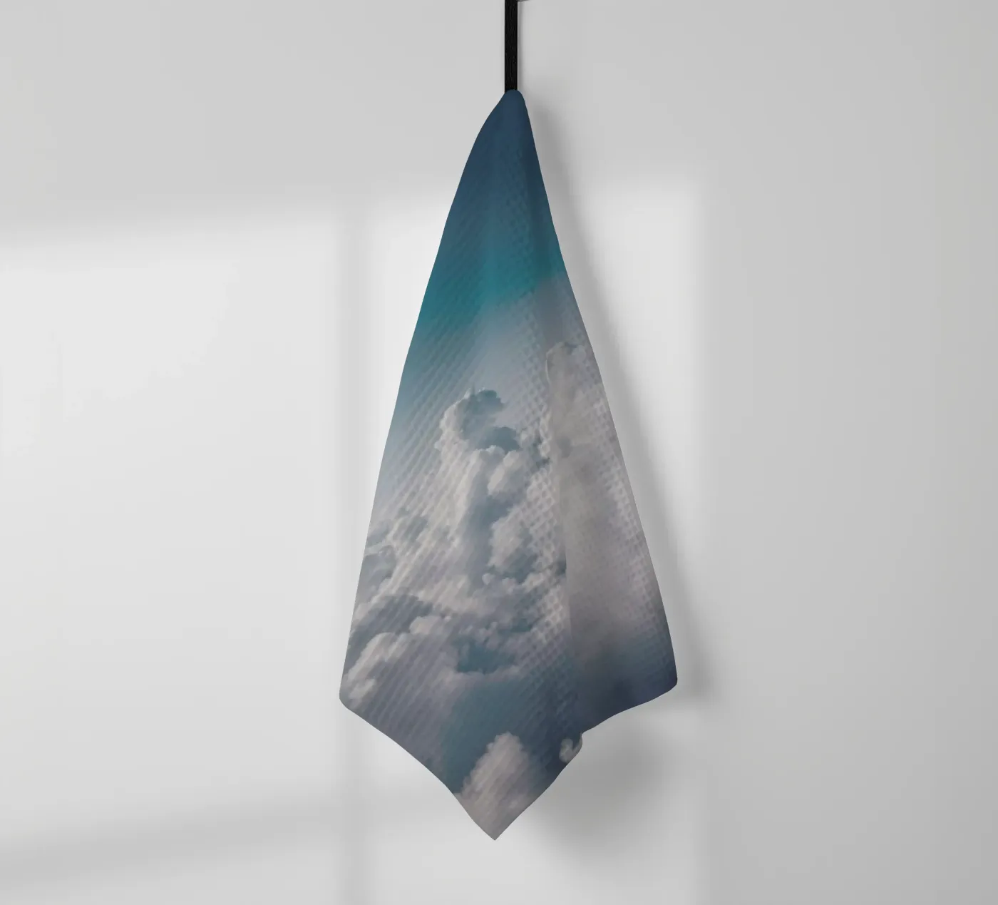 Clouds I Geschirrtuch von Sebastian Hilgetag