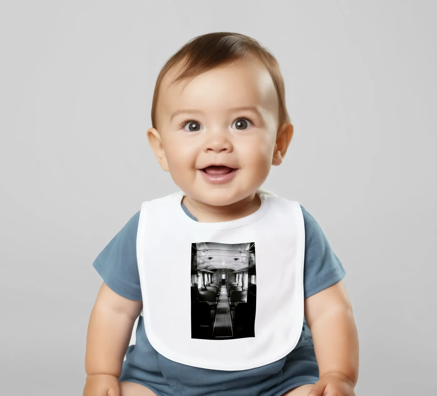 Ghost Train Babylätzchen von In Full Color