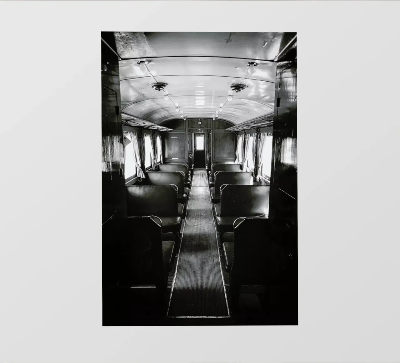 Ghost Train pellicola backlit da In Full Color