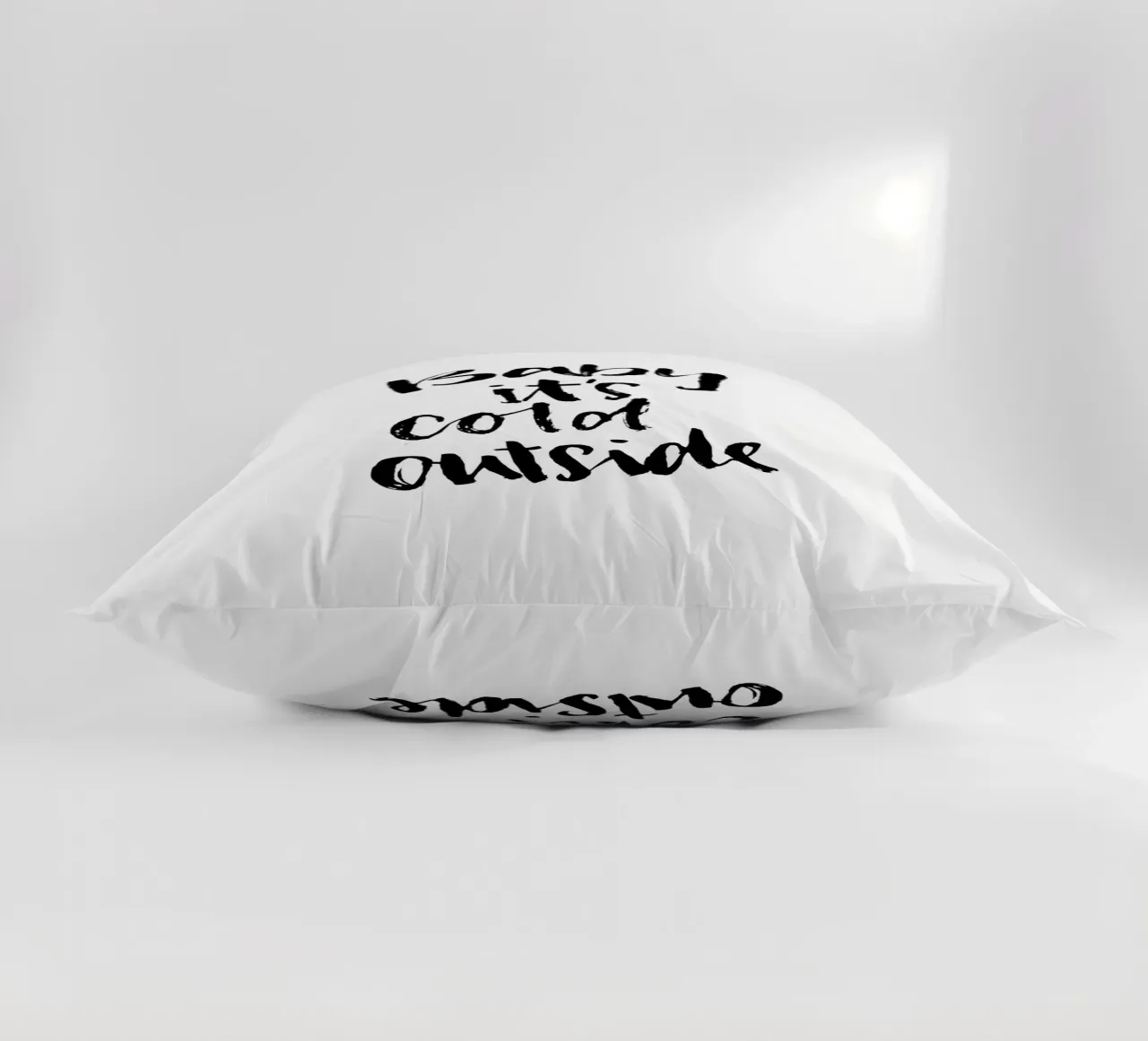 Baby It's Cold cuscino da Brushmeetspaper