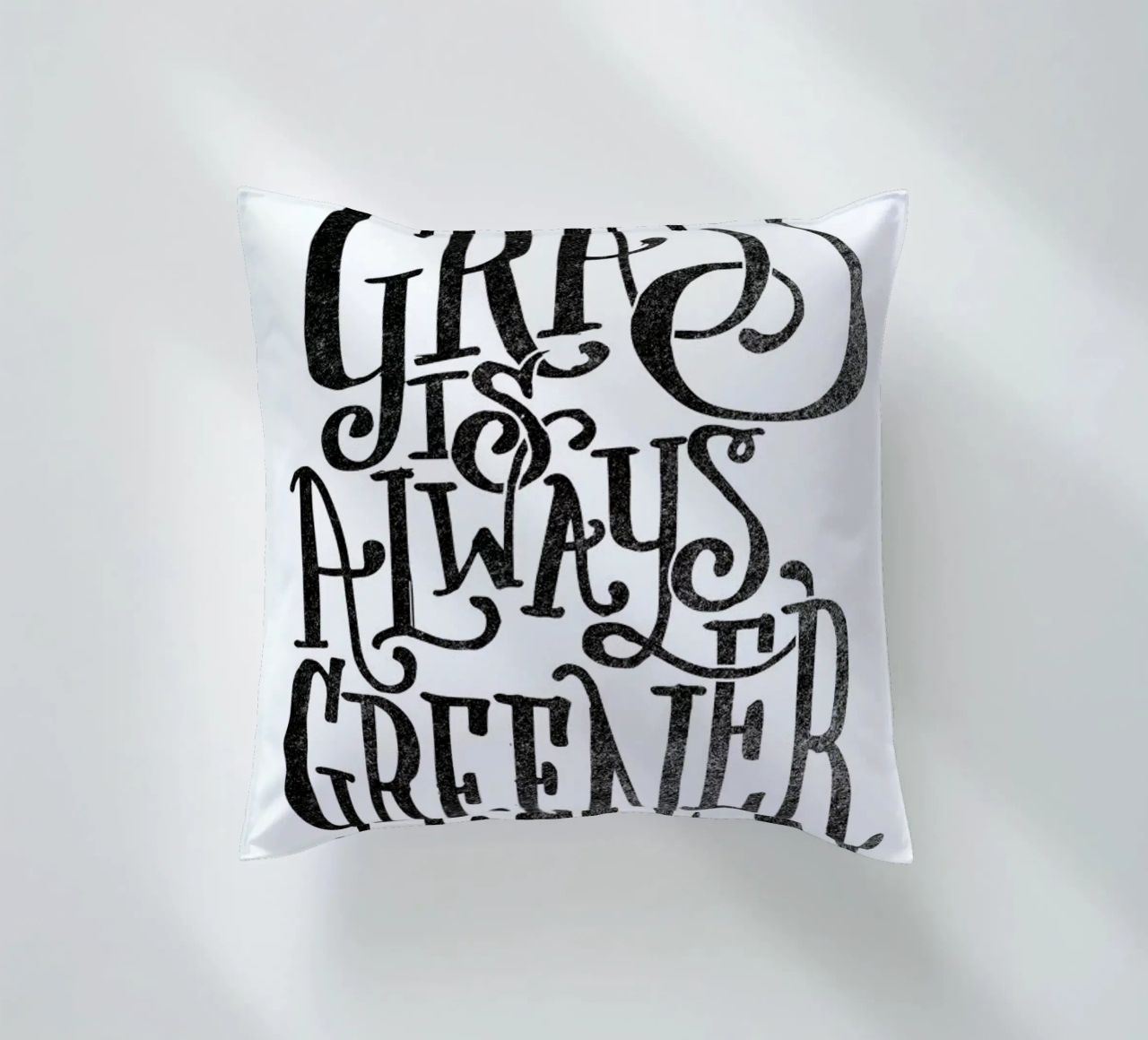 the grass is always greener cuscino da Matthew Taylor Wilson