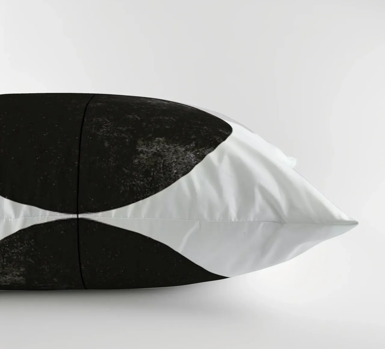Geometry decorative cushion by STUDIO LEEMO