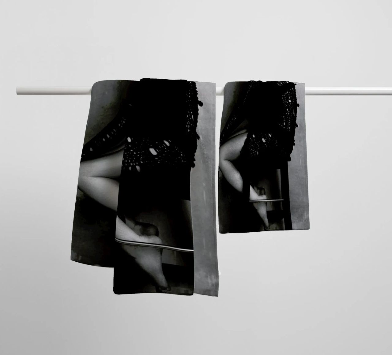 Sirens of the Caspian I asciugamano da bagno da Sebastian Hilgetag