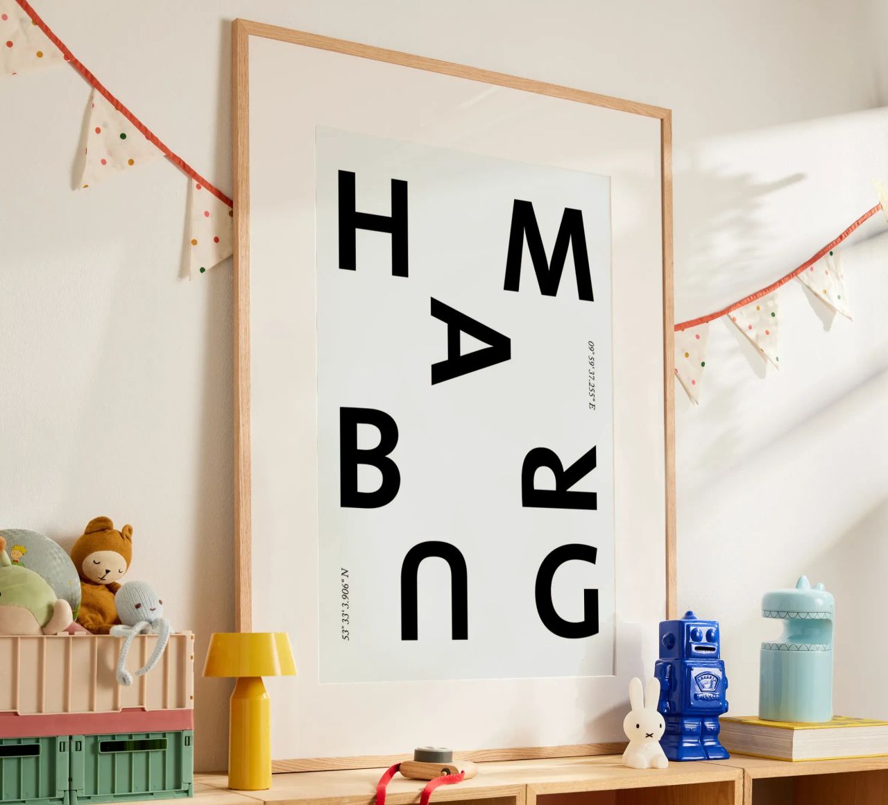 Cities - Hamburg poster con marco de madera de typealive
