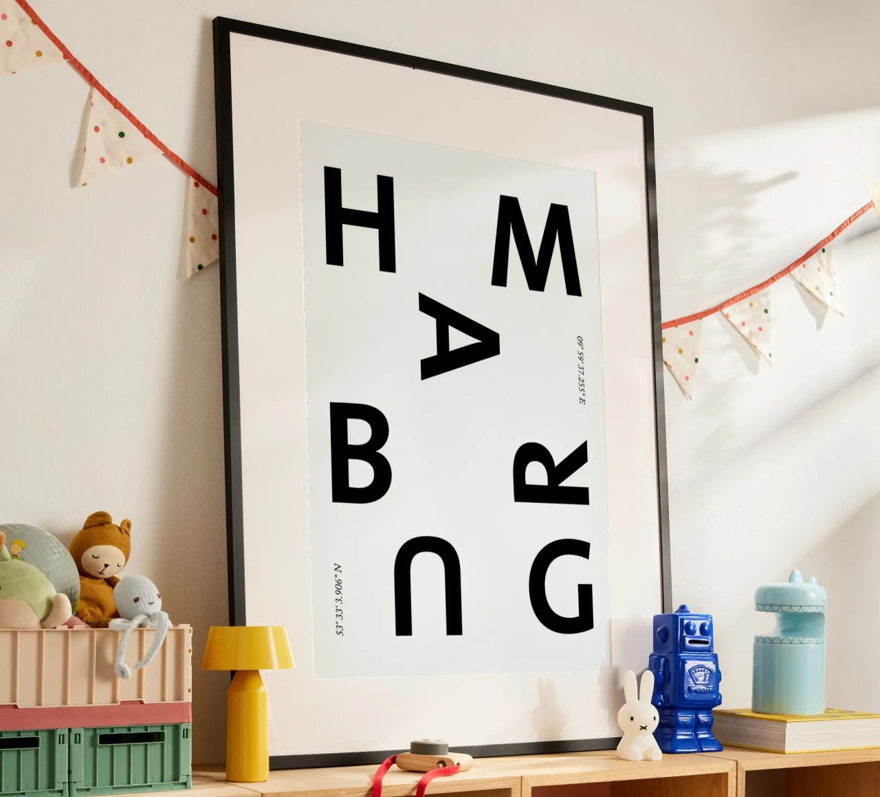 Cities - Hamburg poster con marco de madera de typealive