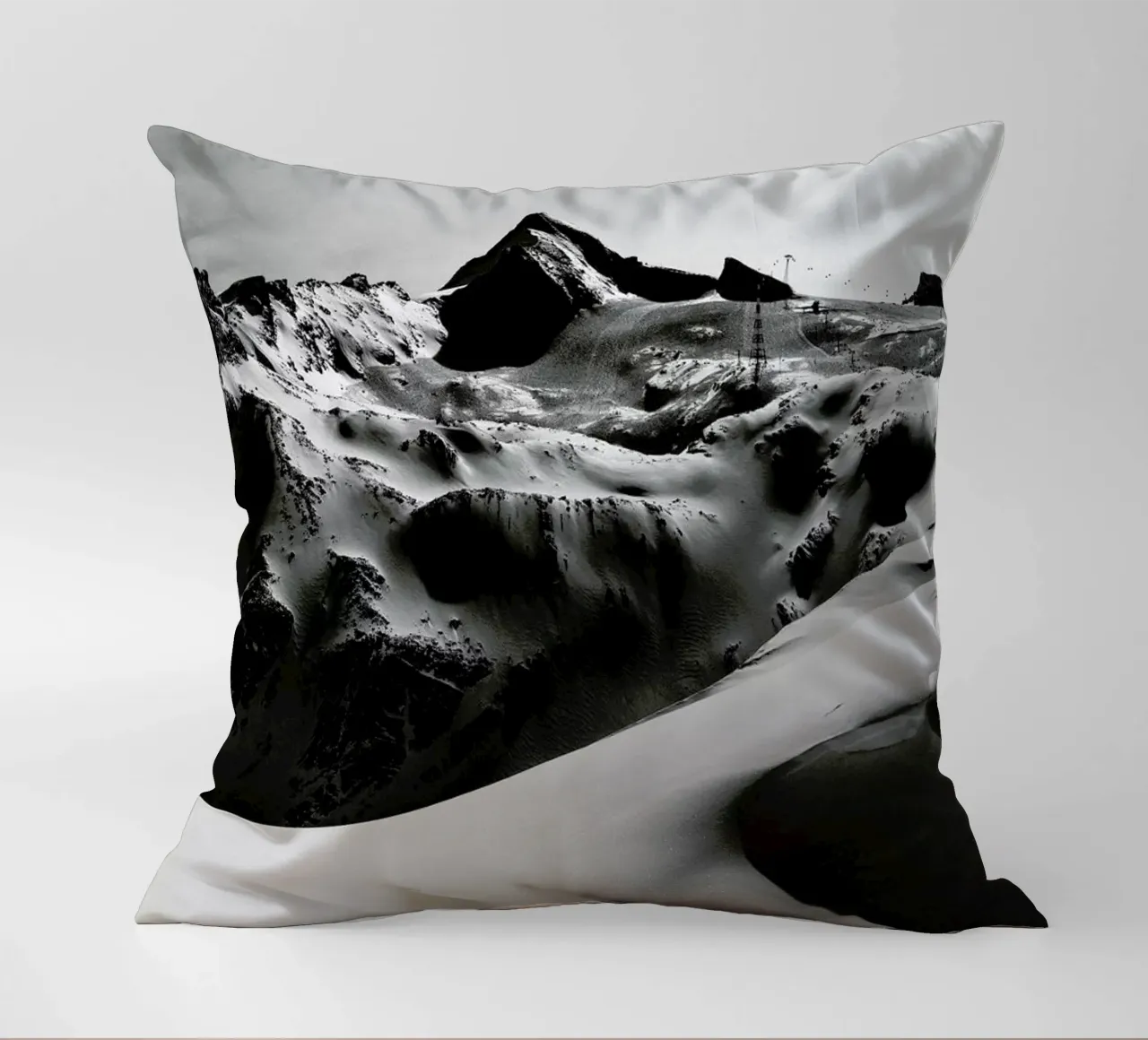 Mountains V cuscino da Sebastian Hilgetag