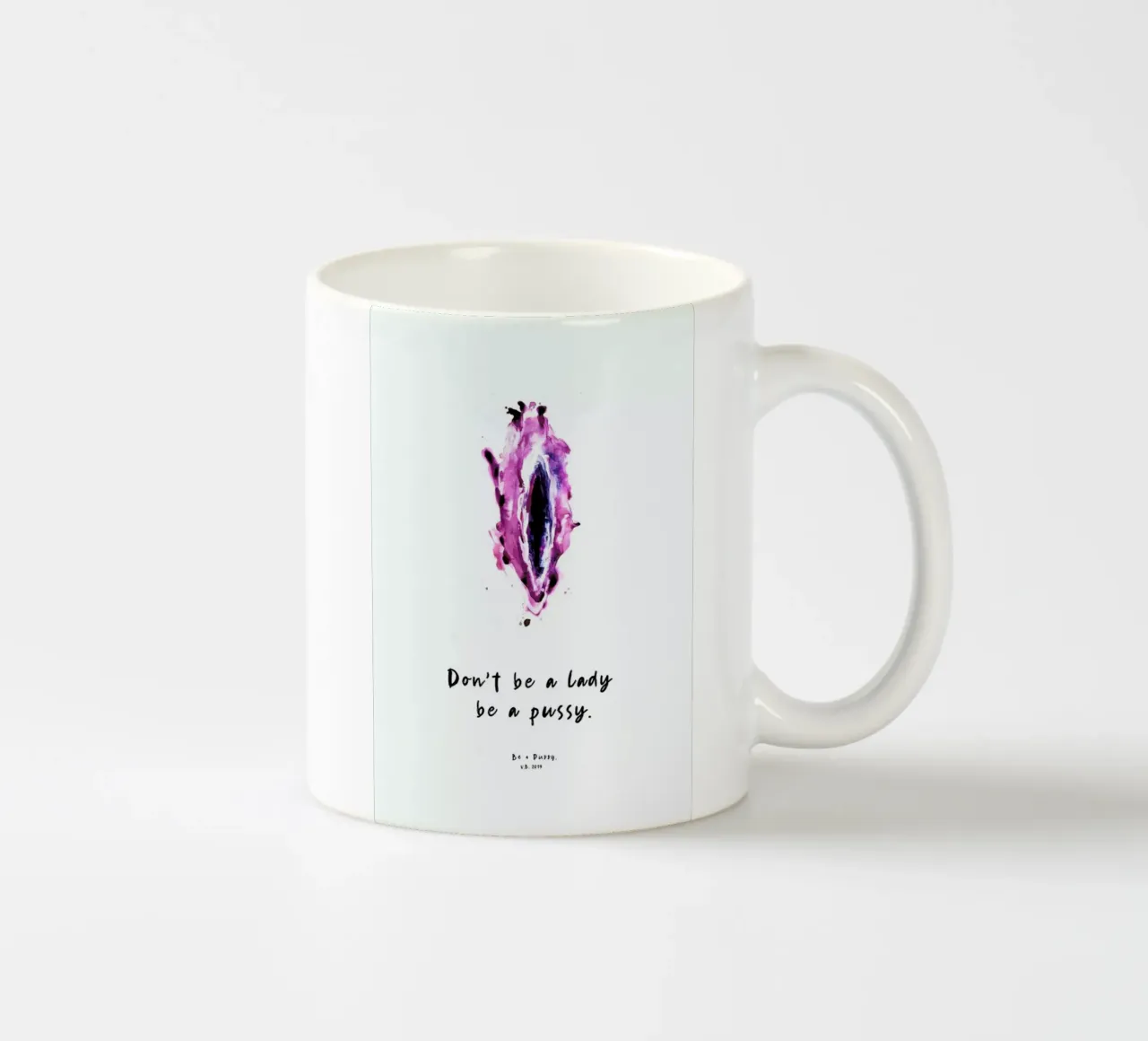Vulva Painting Don't Be a Lady I tazza in ceramica da Verena Bonath | 21st aesthetics