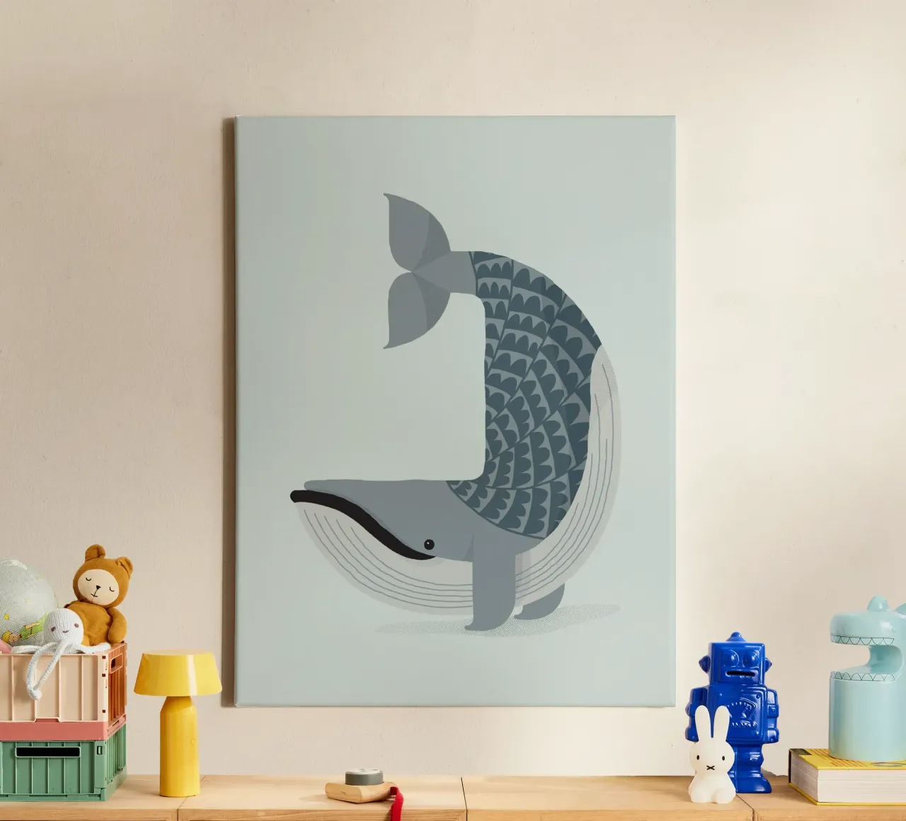Caprichosa ballena azul lienzo con Marco flotante de The Printed Sparrow