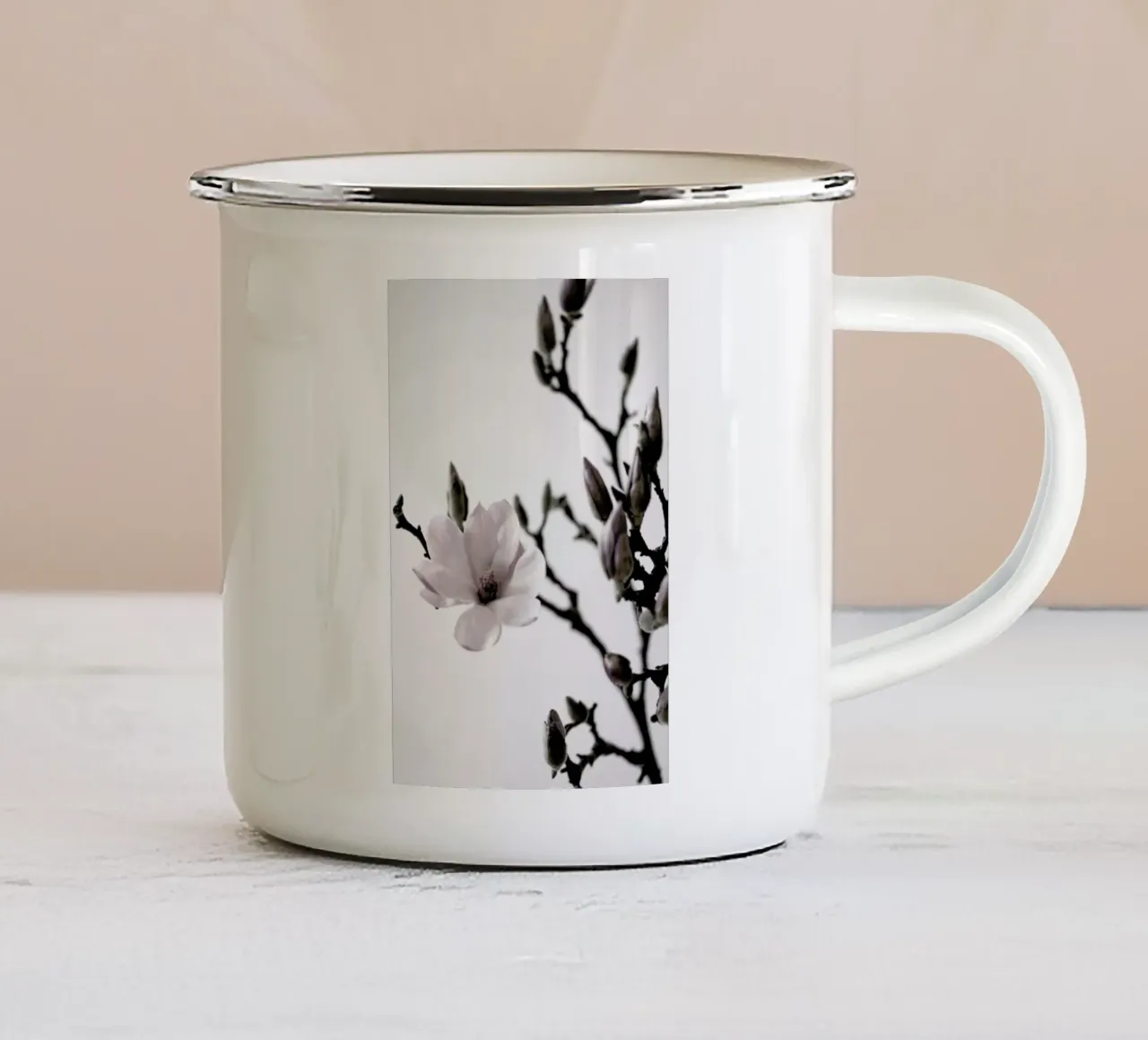 Magnolia Happiness tazza in smalto da Studio Nahili