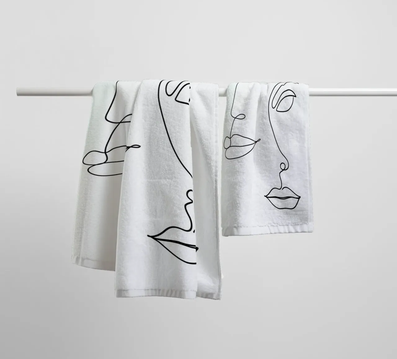 Two Faced badhanddoek van Honeymoon Hotel