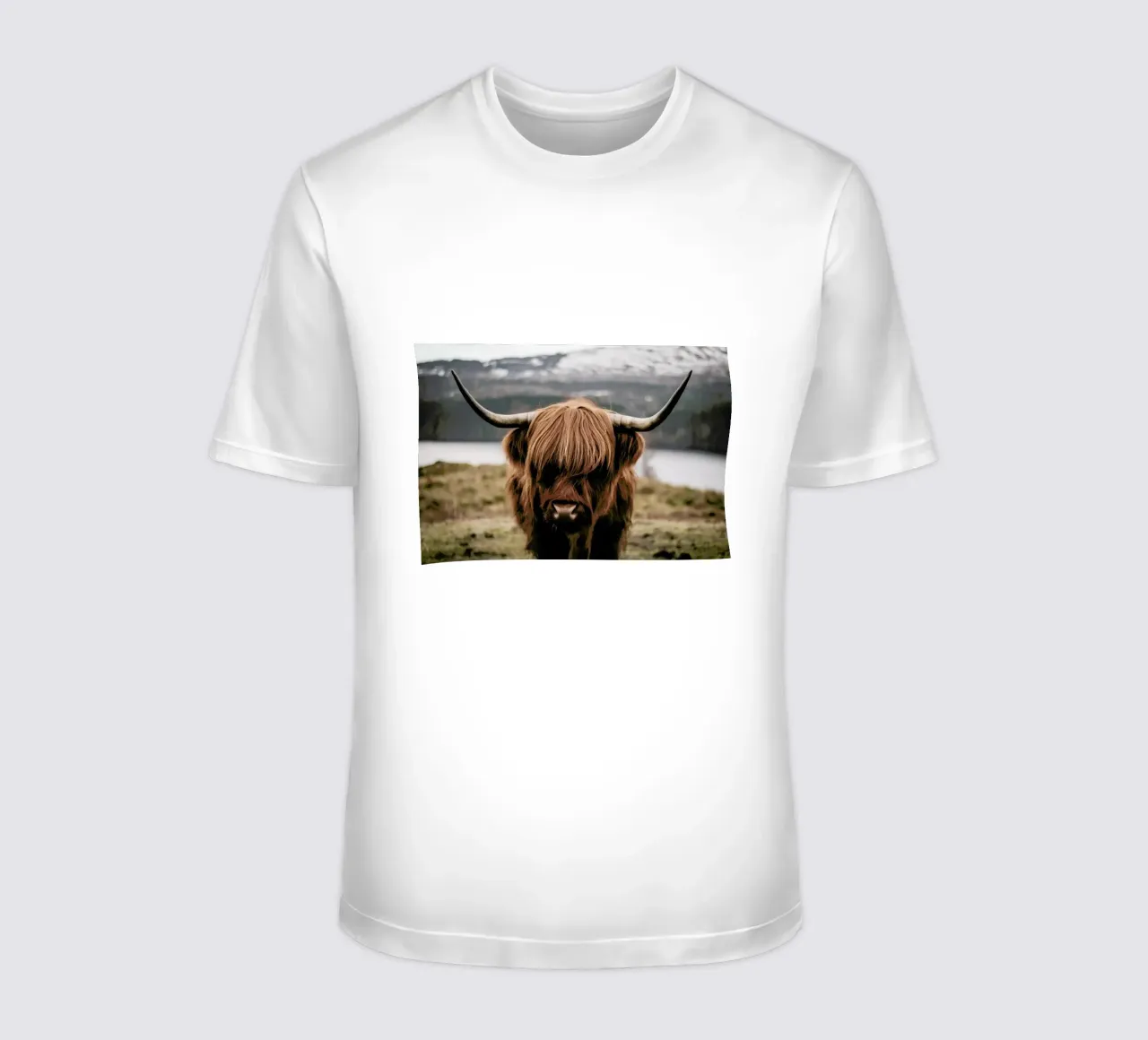 A Friendly Giant by @stefankuerzinger t-shirt da EyeEm Mobile GmbH