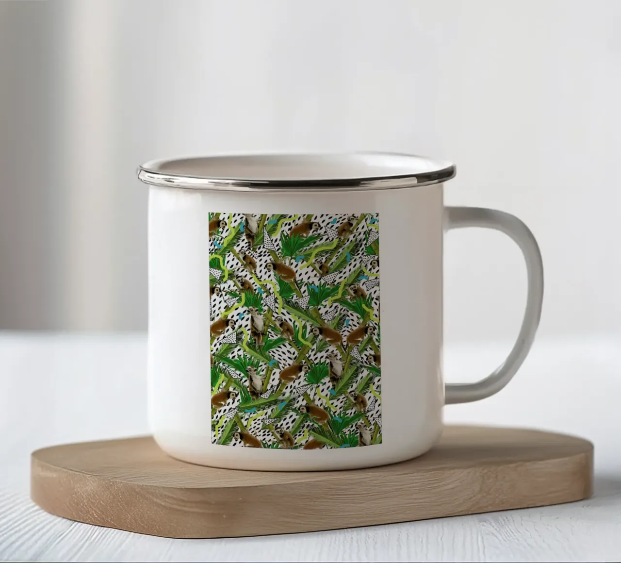 Lemur tazza in smalto da Kris Tate