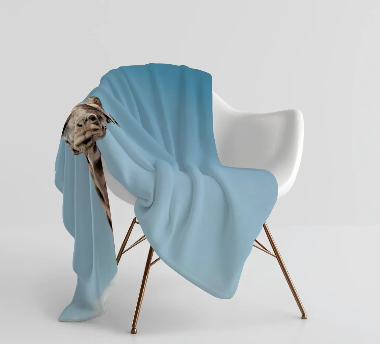 An Elegant Giant coperta in pile da Natural Kingdom